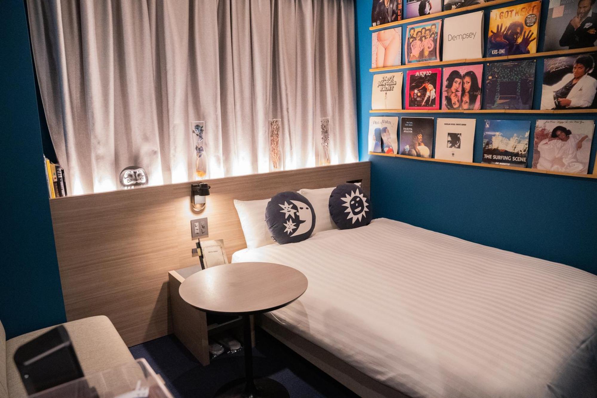 Hotel She, Osaka