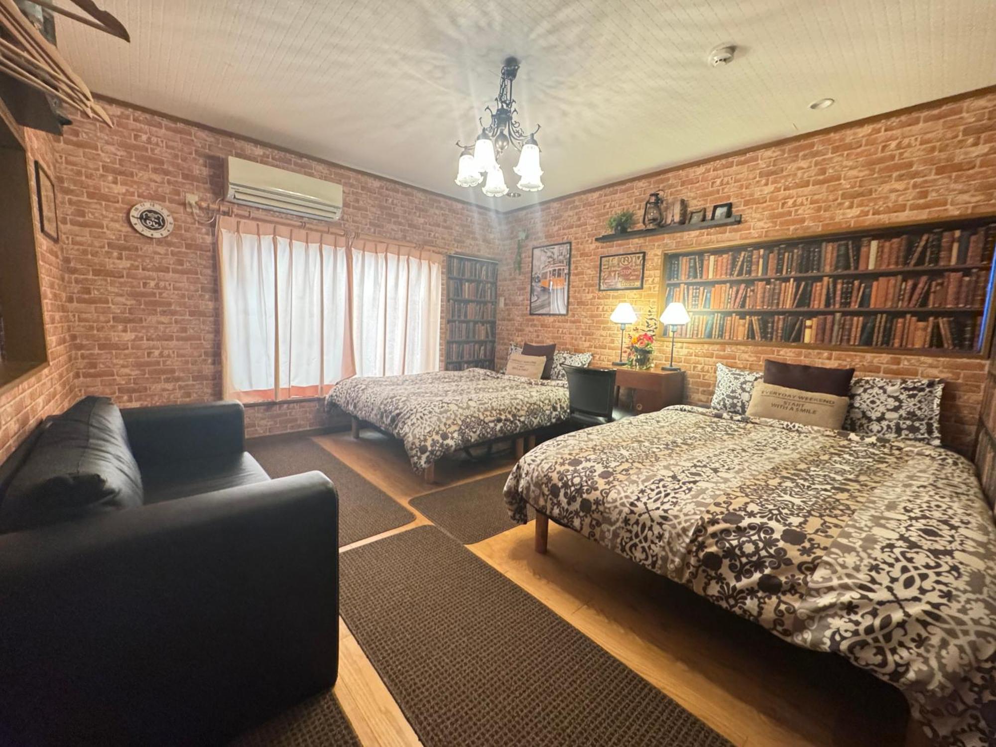 West Taisho Apartment *