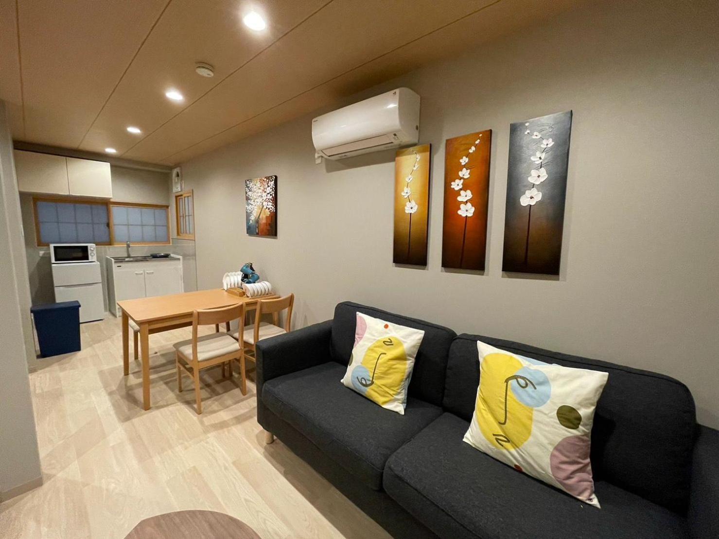 Tamatsukan 玉津館, Kansai Airport 關西空港 57 Mins, Namba 6 Mins, Nihonbashi 4 Mins, Universal 37 Mins, Nara 30 Mins, Walk Jr Tsuruhashi 7 Mins, Early Check In Holiday home