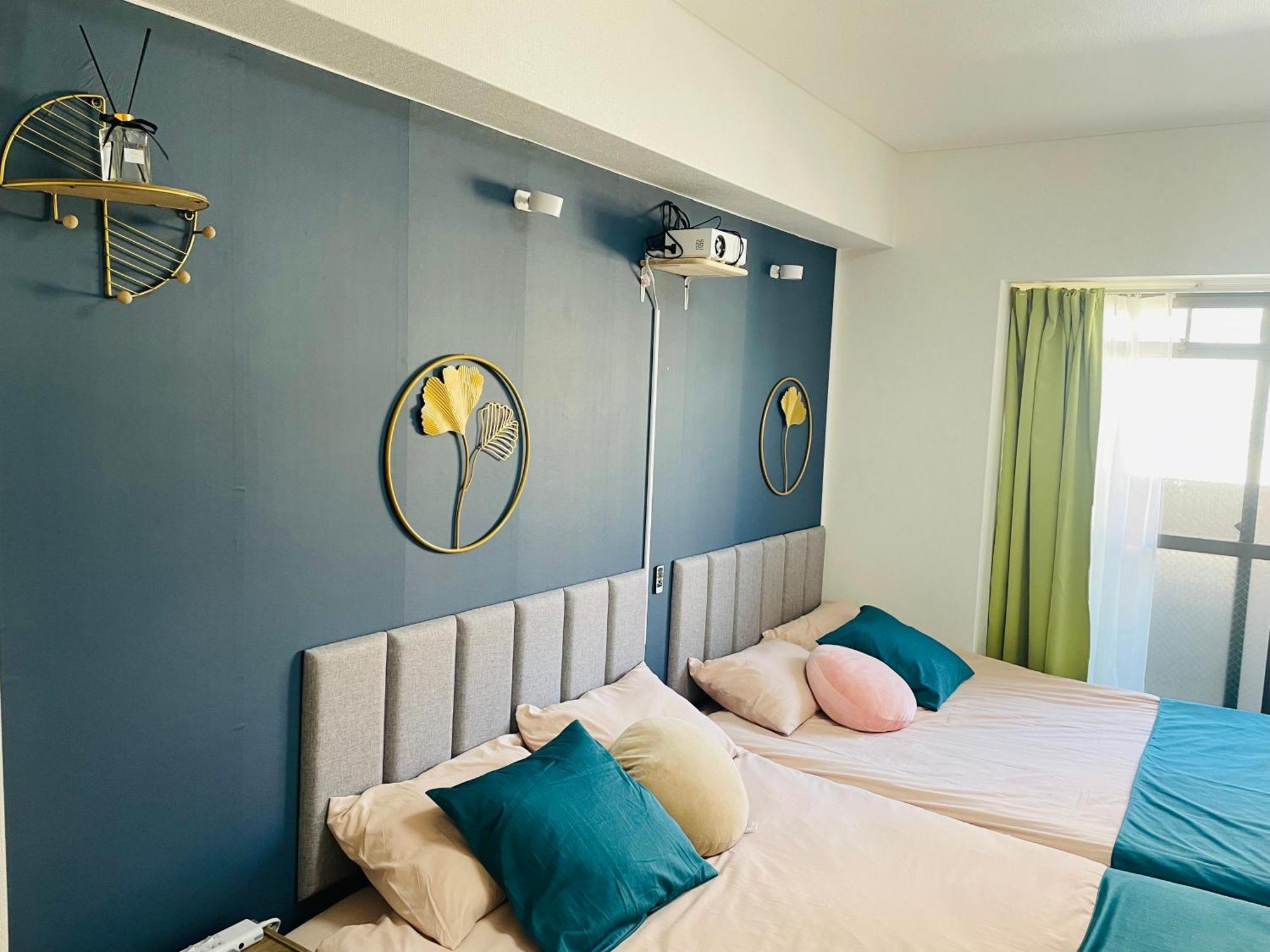 Good Location, Convenient Transportation Nipponbashi Station 4 Minutes Dotonbori 6 Minutes Kuromon Market 8 Minutes Double Bed O5 Apartment *