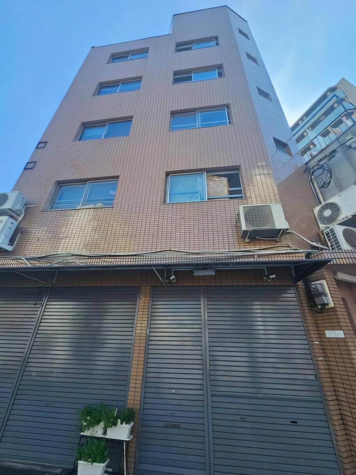 Xerob House 5f R