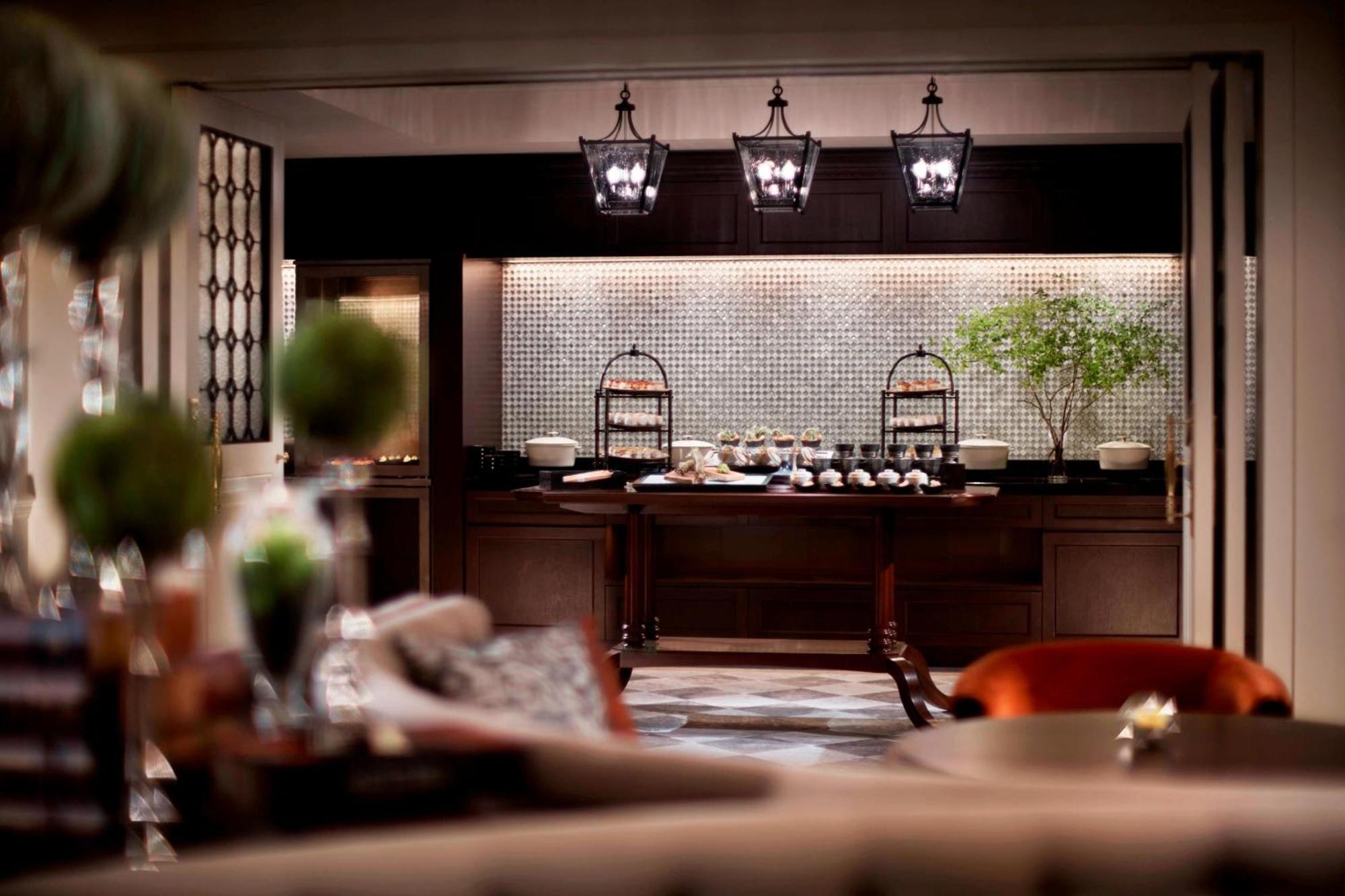The Ritz-carlton 5*