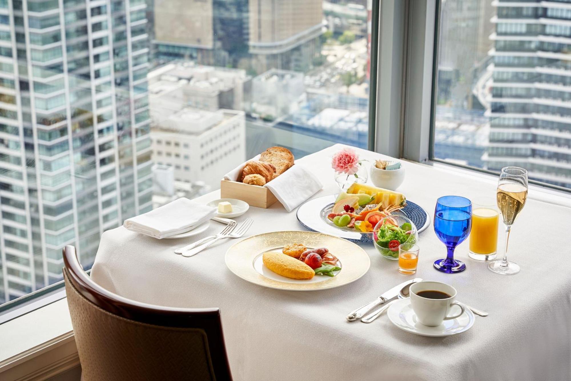 The Ritz-carlton