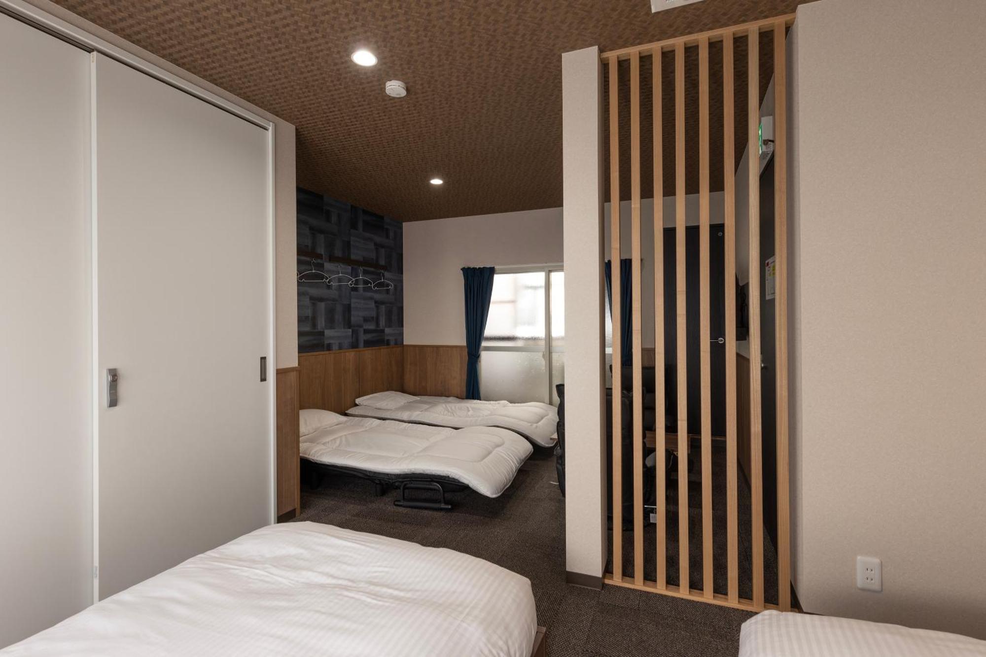 Apartment ホワイトドラゴン60 Osaka
