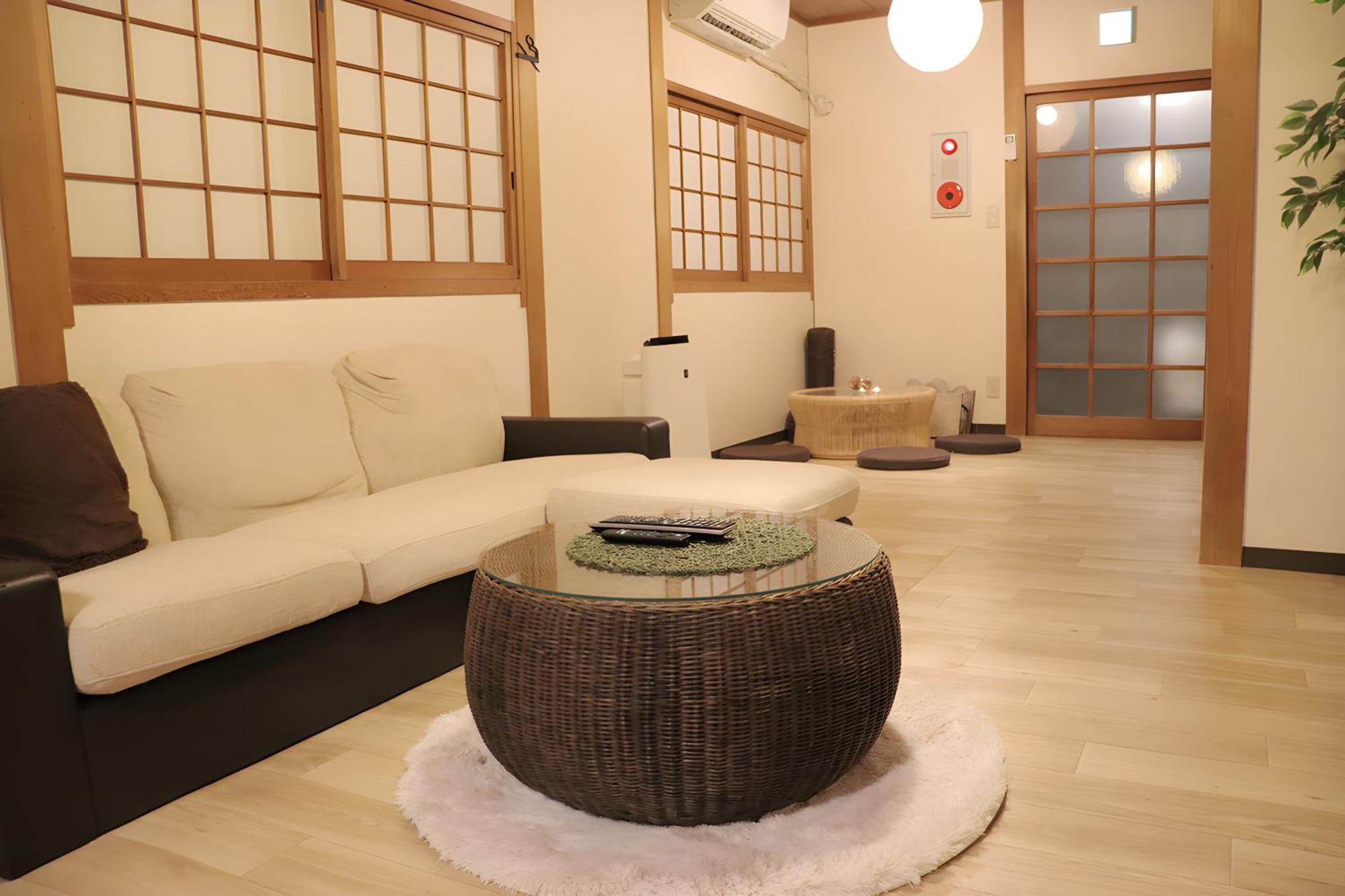 Yaino Teras: Cozy Near Tenjinbashisuji 6-chome Station Osaka