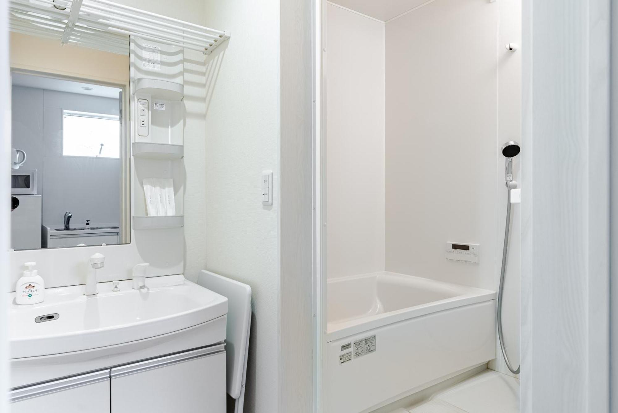 Expo Express Gateway: 15-min To Nishi & Tempozan Apartment