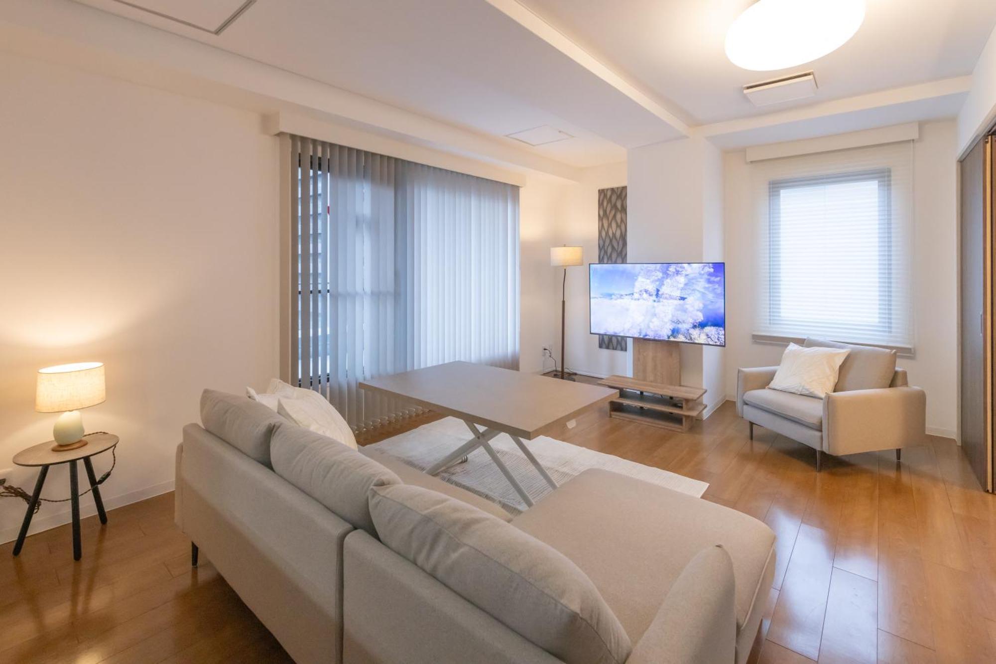 Atrium Deluxe - Self Check-in Only * Osaka