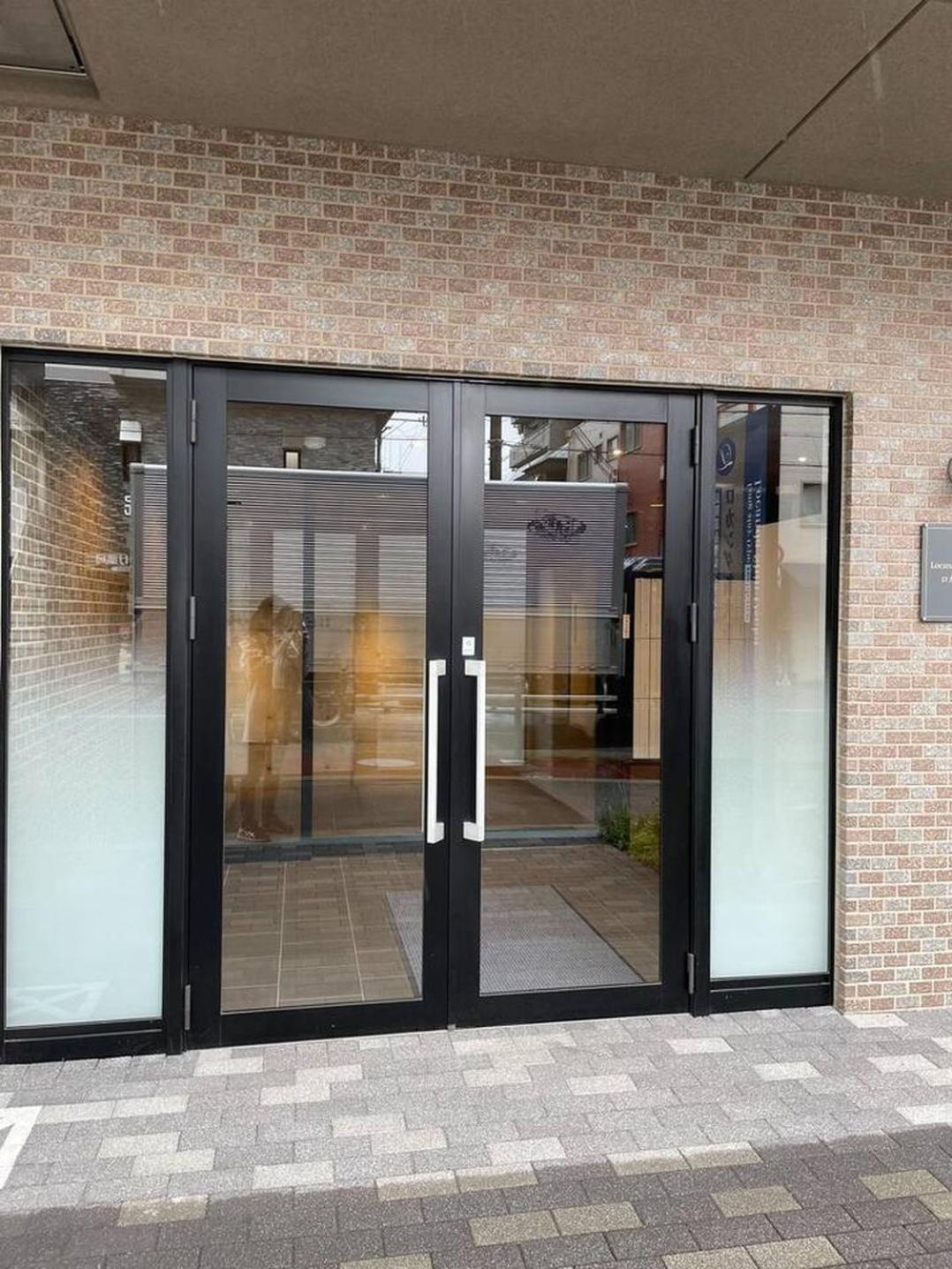 Apartment ロカンダ新大阪402 *
