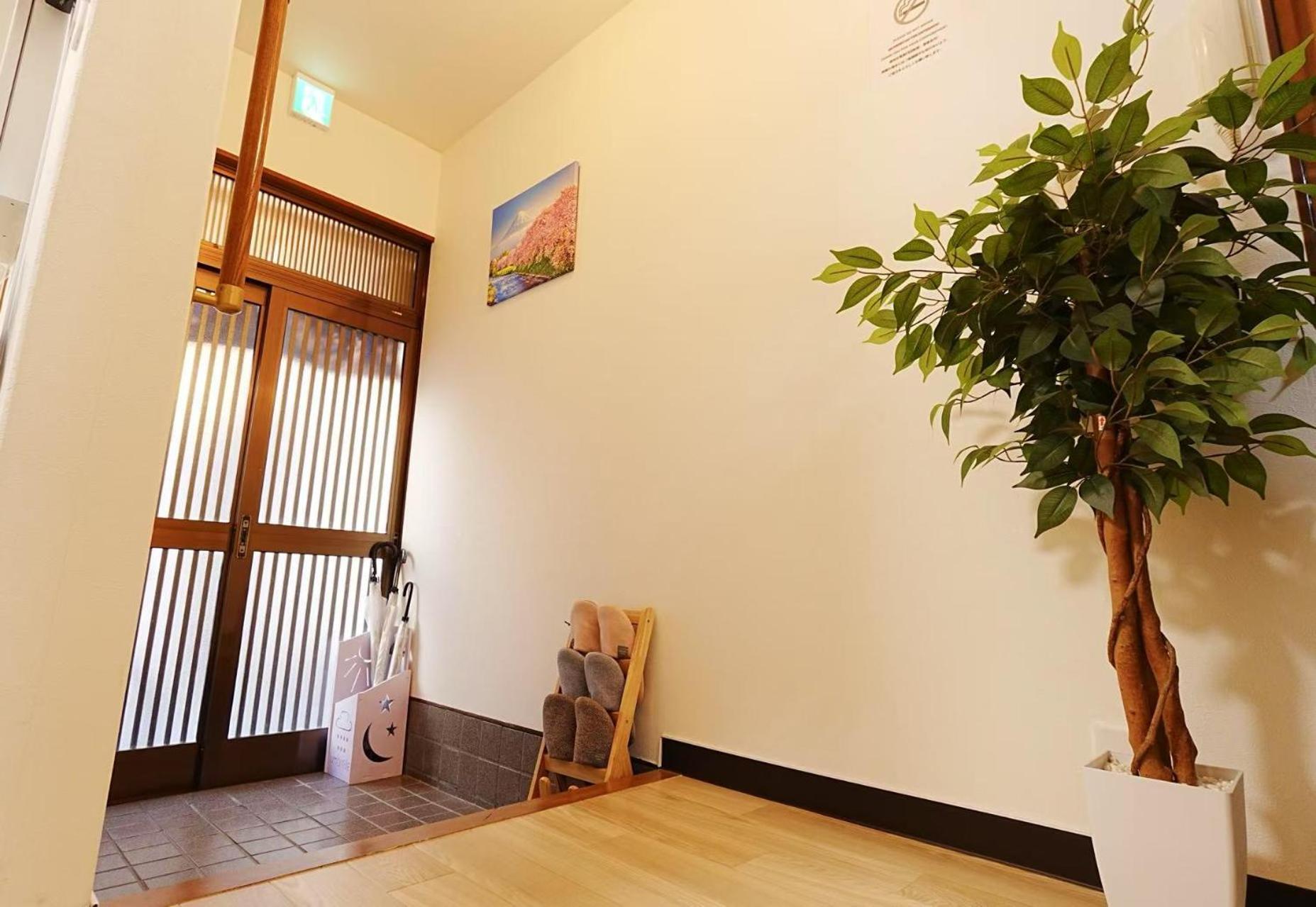 One House Kyobashi Station 5 Minutes Walking To Great Location Pousada Osaka