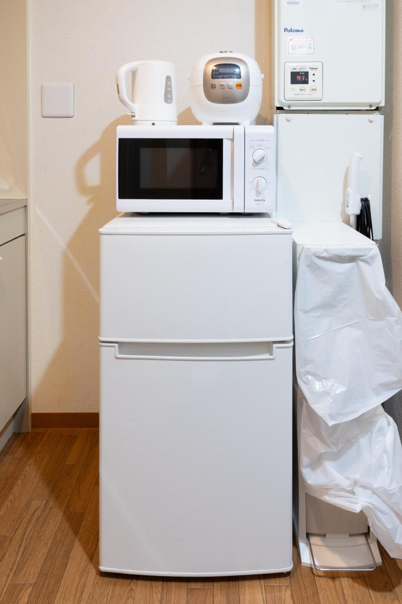 Apartment コンフィデンスロン703 *
