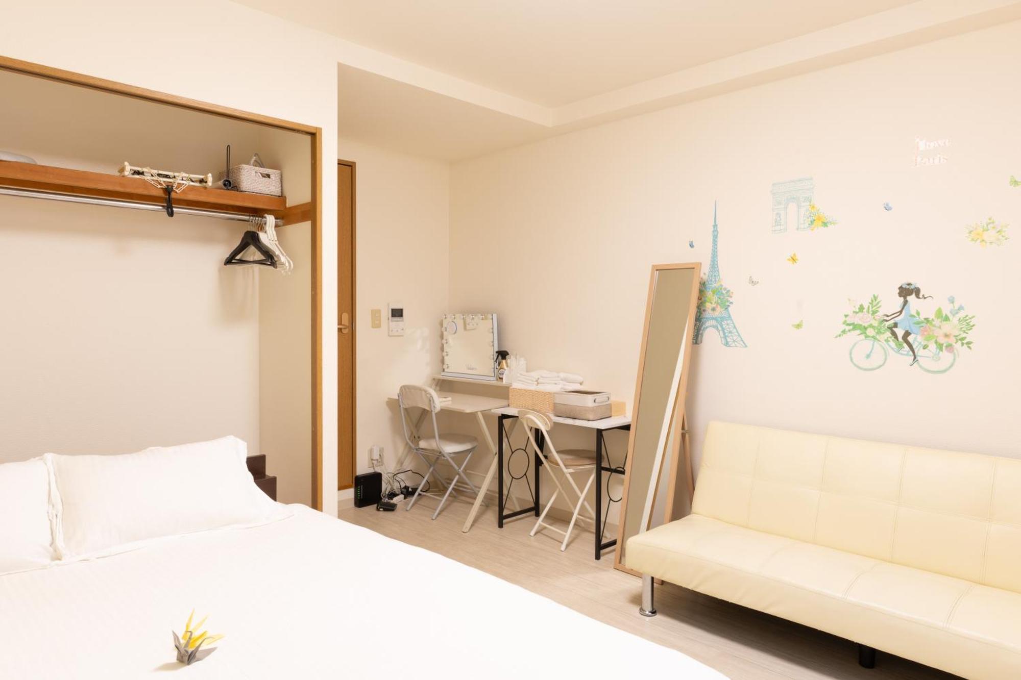 コンフィデンスロン602 Apartment
