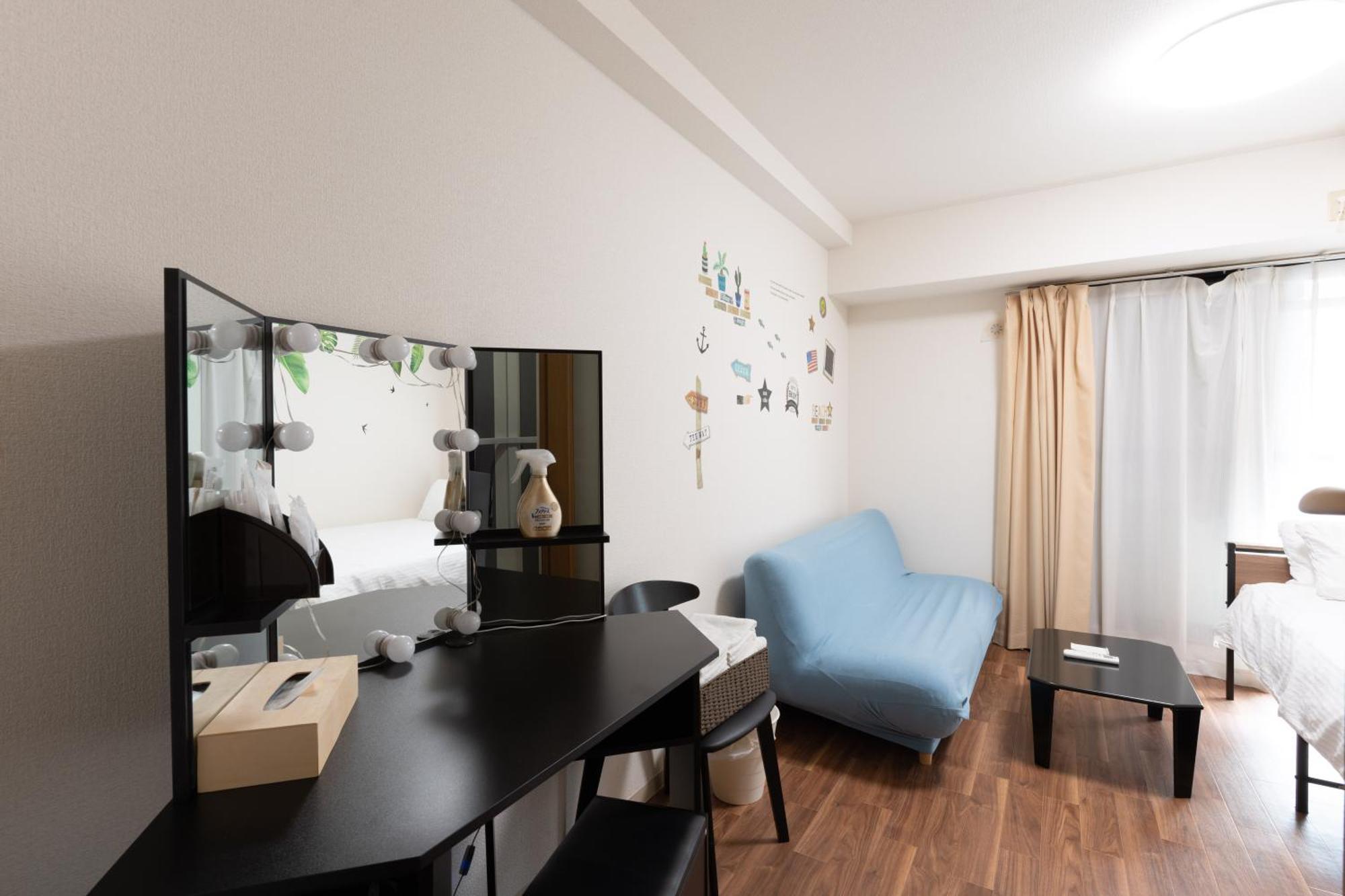 Apartment コンフィデンスロン302 *