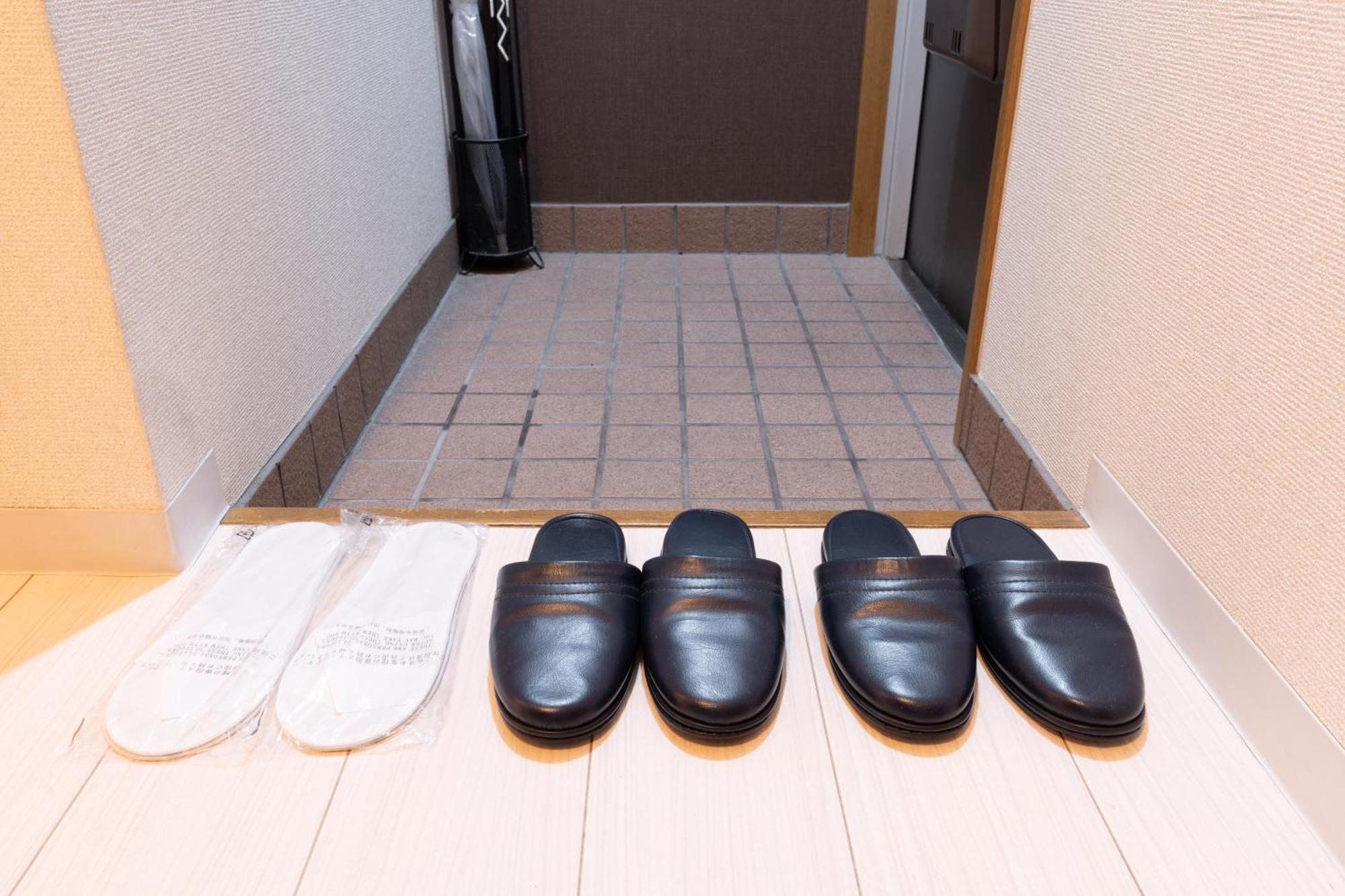 コンフィデンスロン201 Apartment
