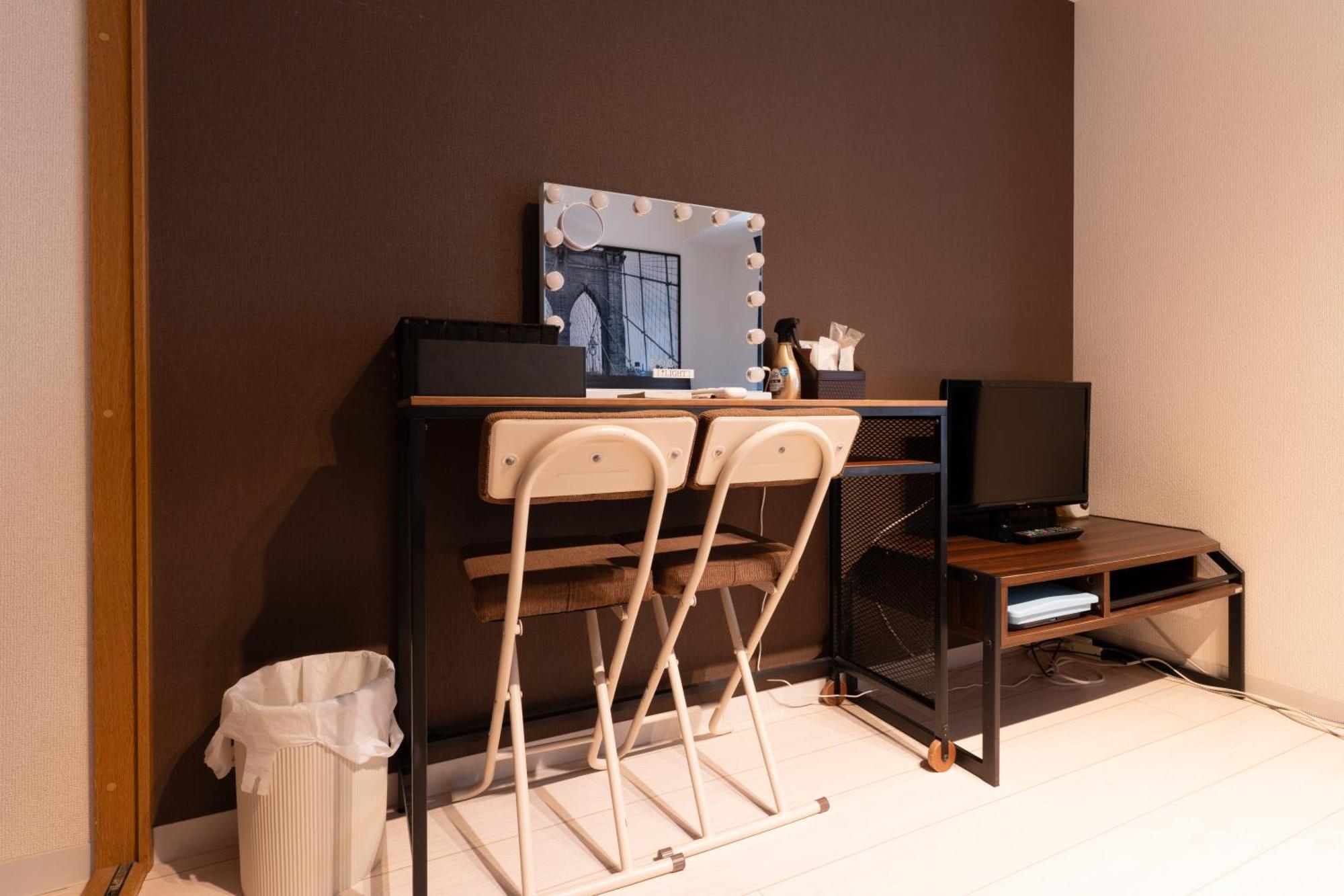 コンフィデンスロン201 Apartment *
