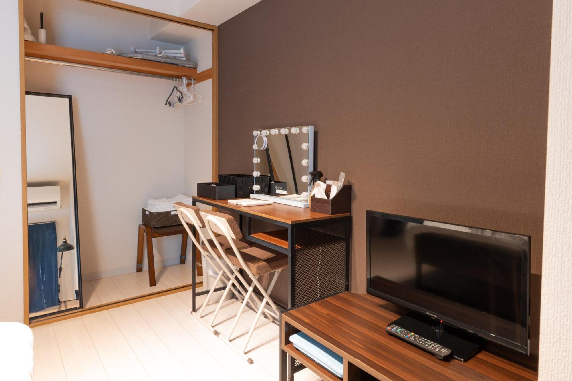 コンフィデンスロン201 Apartment *