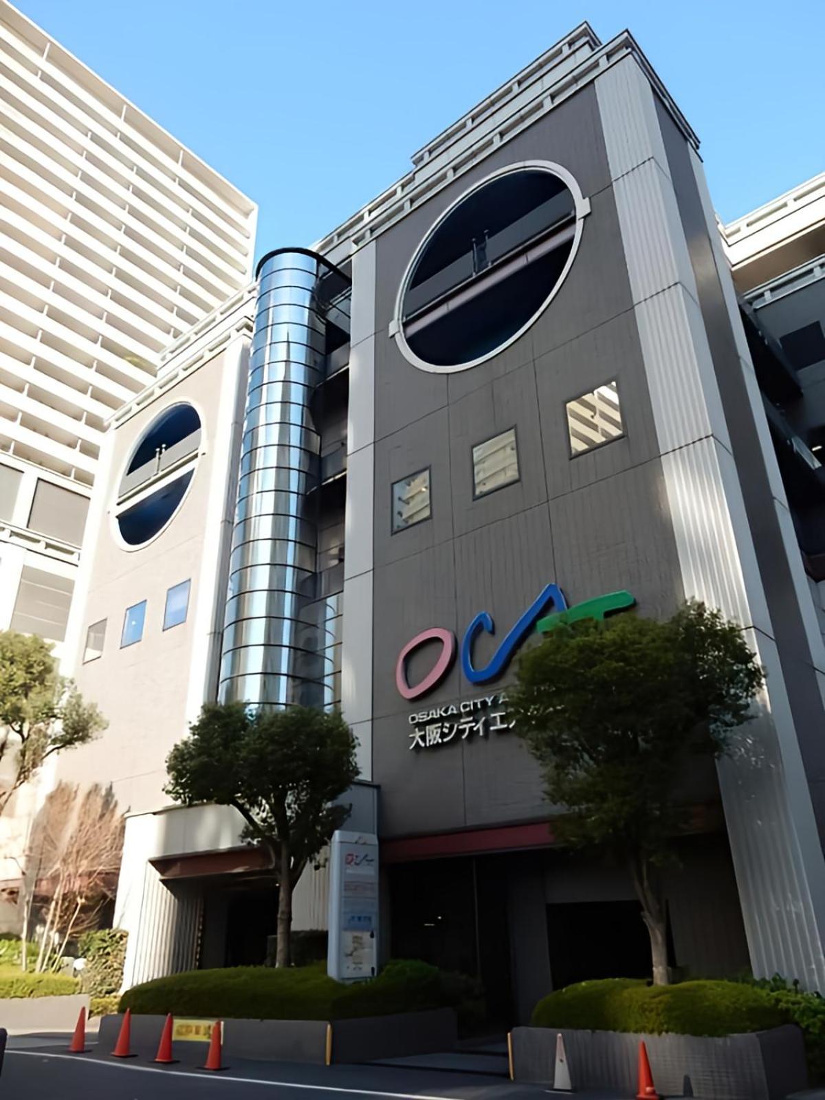 Apartment Luxury 3 Bedroom Namba Skyscraper - 400 Ft High & 300 Sq Ft Wrap Around Balcony - 112 Sq Meters - 1,200 Sq Ft - Parking - 180 Degrees Views - 2024 Toyota Voxy Be Packaged With Osaka