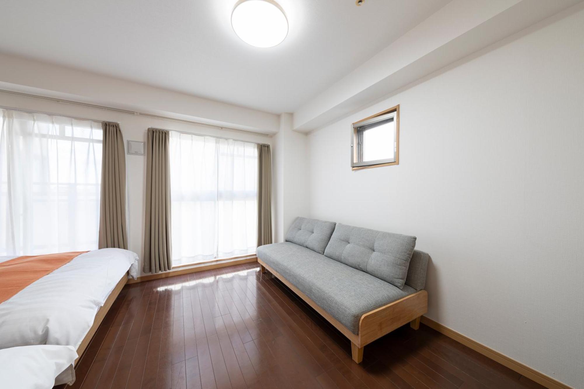 Apartment クリスタルコート難波 *