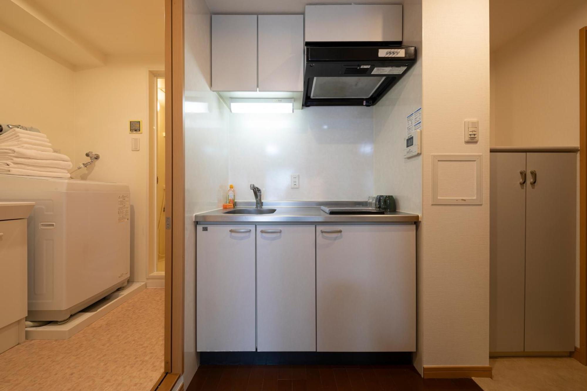 Apartment クリスタルコート難波
