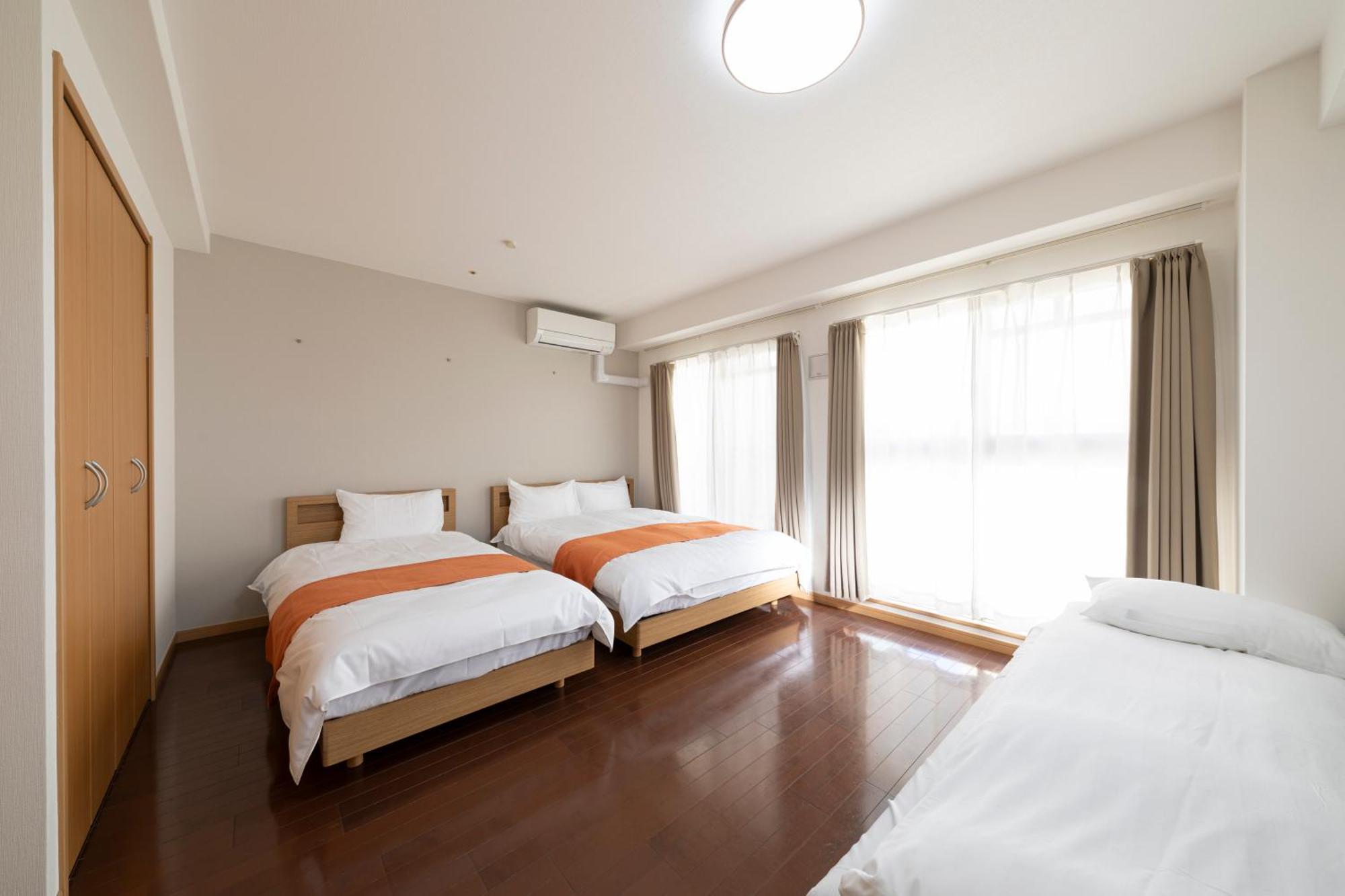 クリスタルコート難波 Apartment Osaka