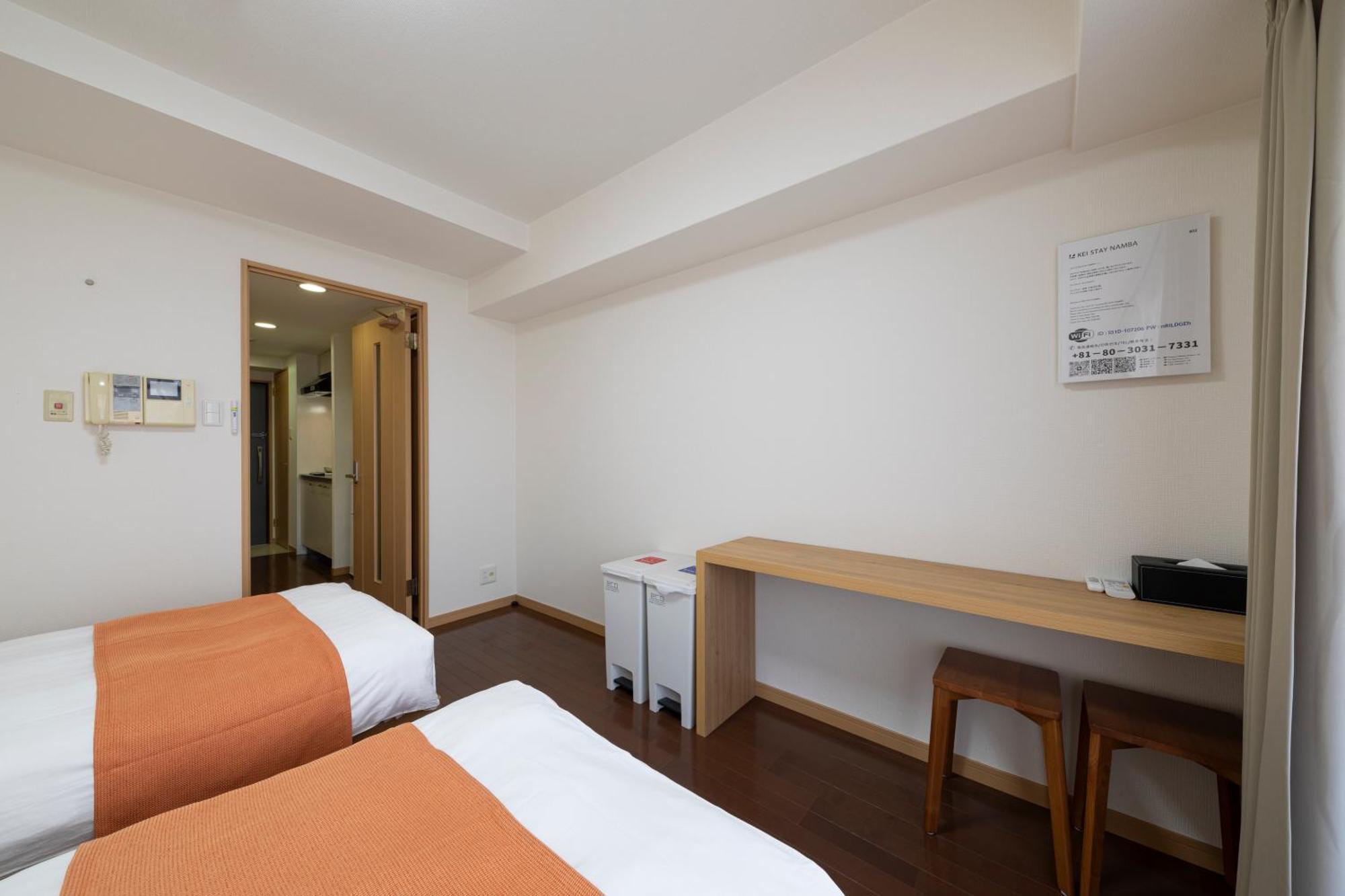 クリスタルコート難波 Apartment Osaka