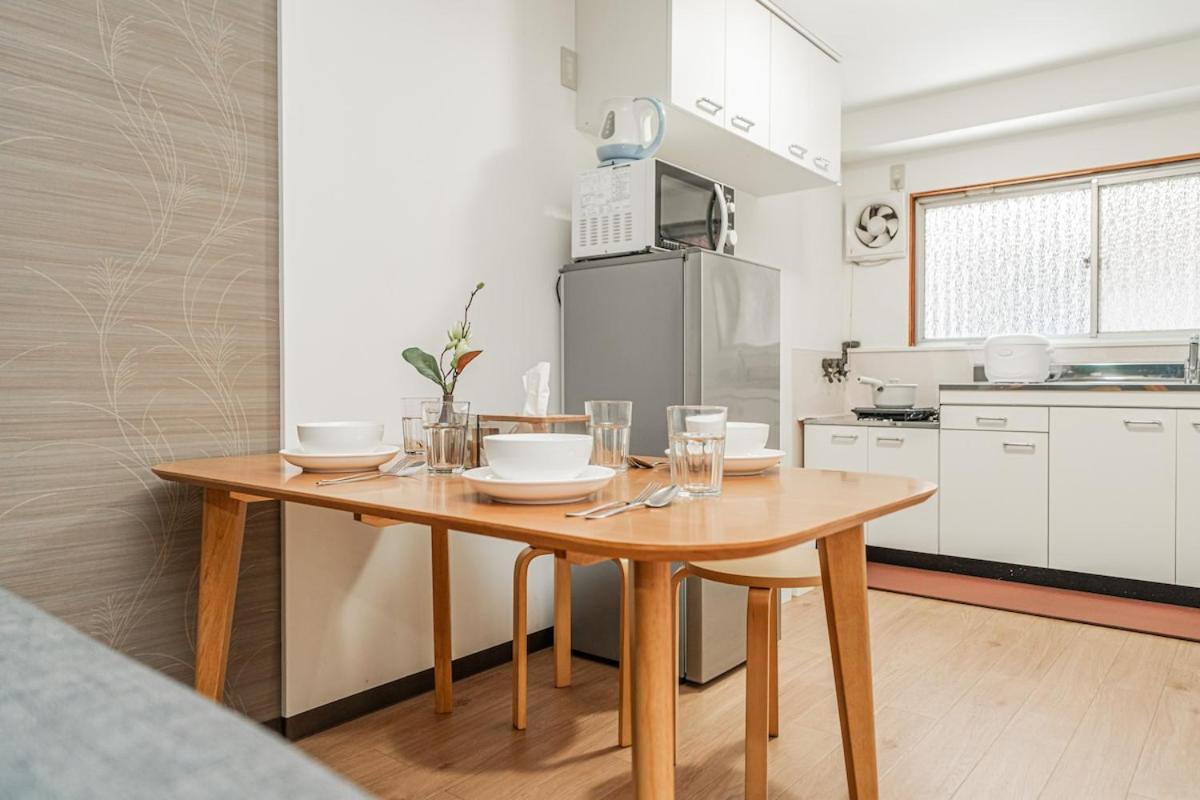 Namba Shinsaibashi Heriju Apartment