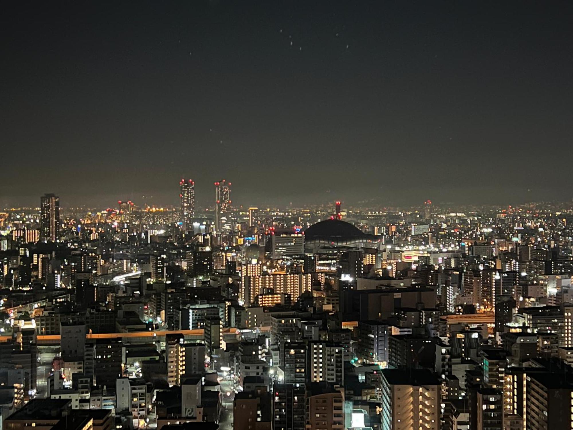 Apartment Luxury 3 Bedroom Namba Skyscraper - 400 Ft High & 300 Sq Ft Wrap Around Balcony - 112 Sq Meters - 1,200 Sq Ft - Parking - 180 Degrees Views - 2024 Toyota Voxy Be Packaged With Osaka