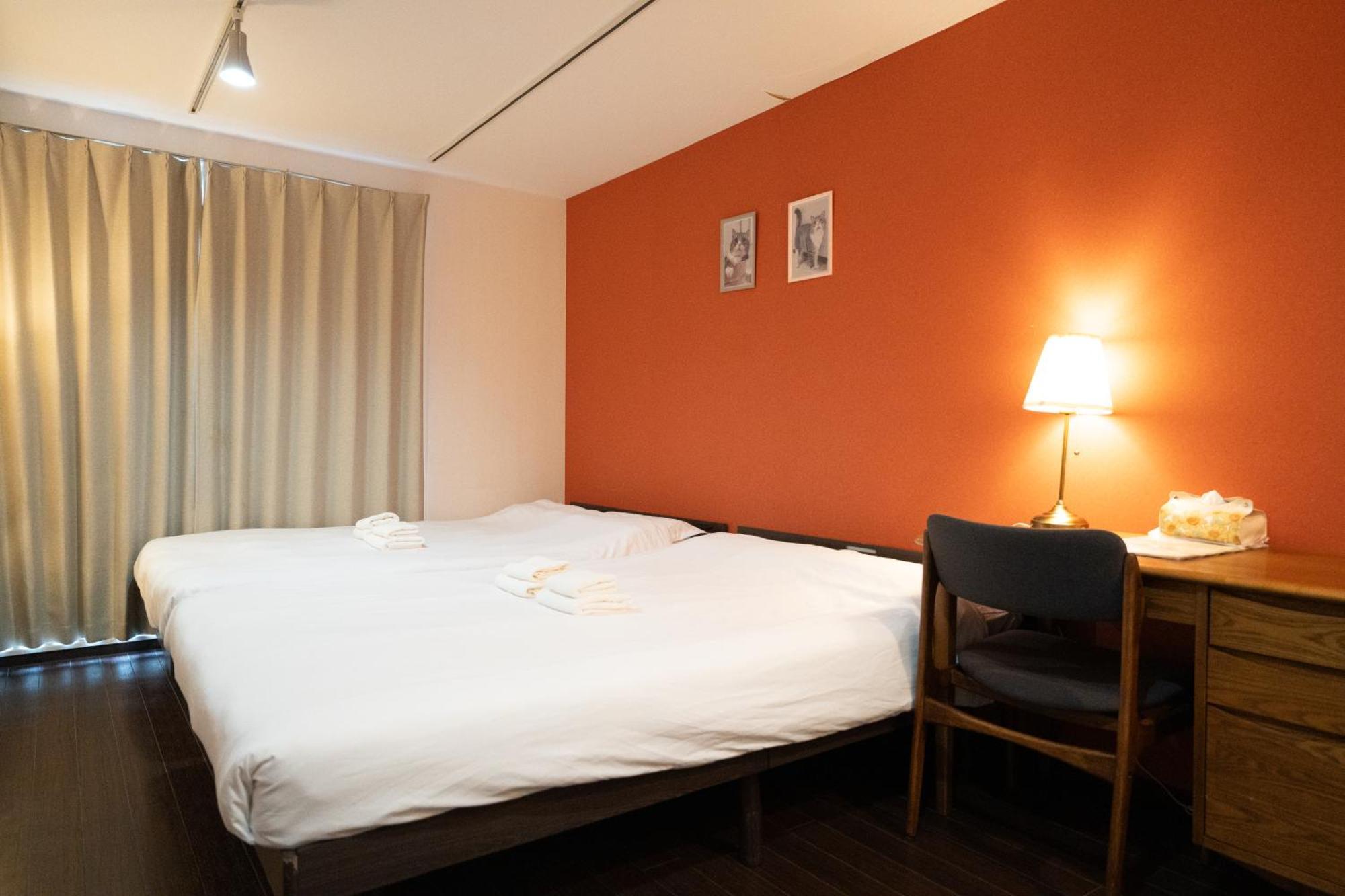 Apartment 難波民泊702 *