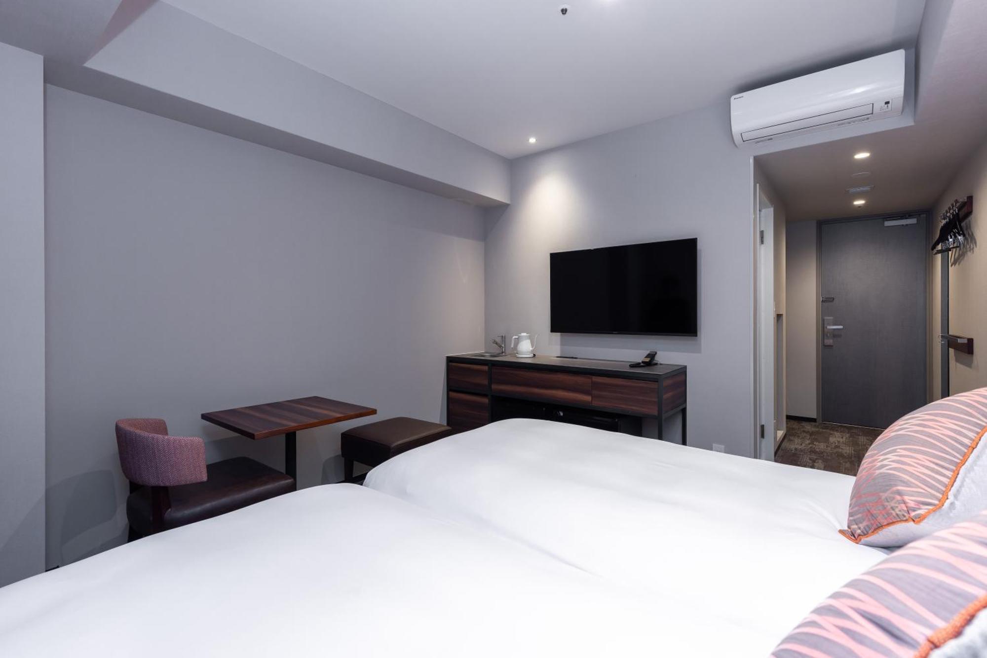 Hotel Tokyu Hommachi 4*