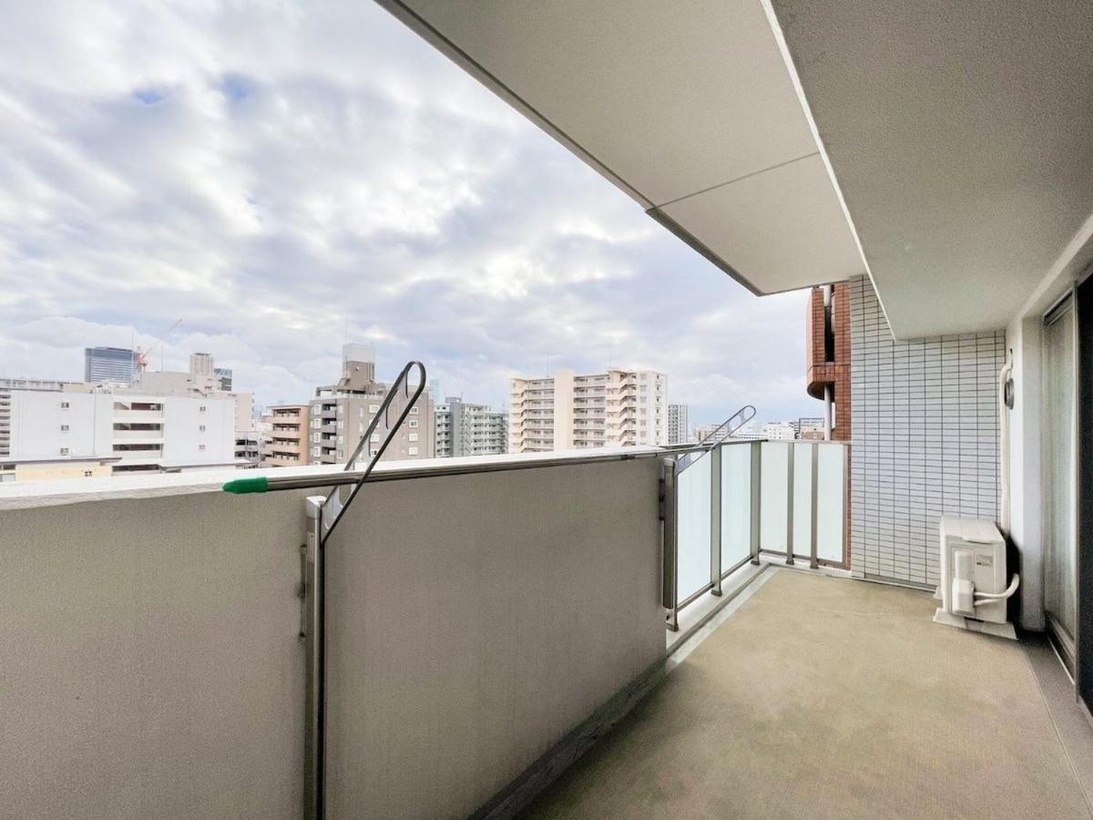 Apartment Luxury 3 Bedroom Namba Skyscraper - 400 Ft High & 300 Sq Ft Wrap Around Balcony - 112 Sq Meters - 1,200 Sq Ft - Parking - 180 Degrees Views - 2024 Toyota Voxy Be Packaged With