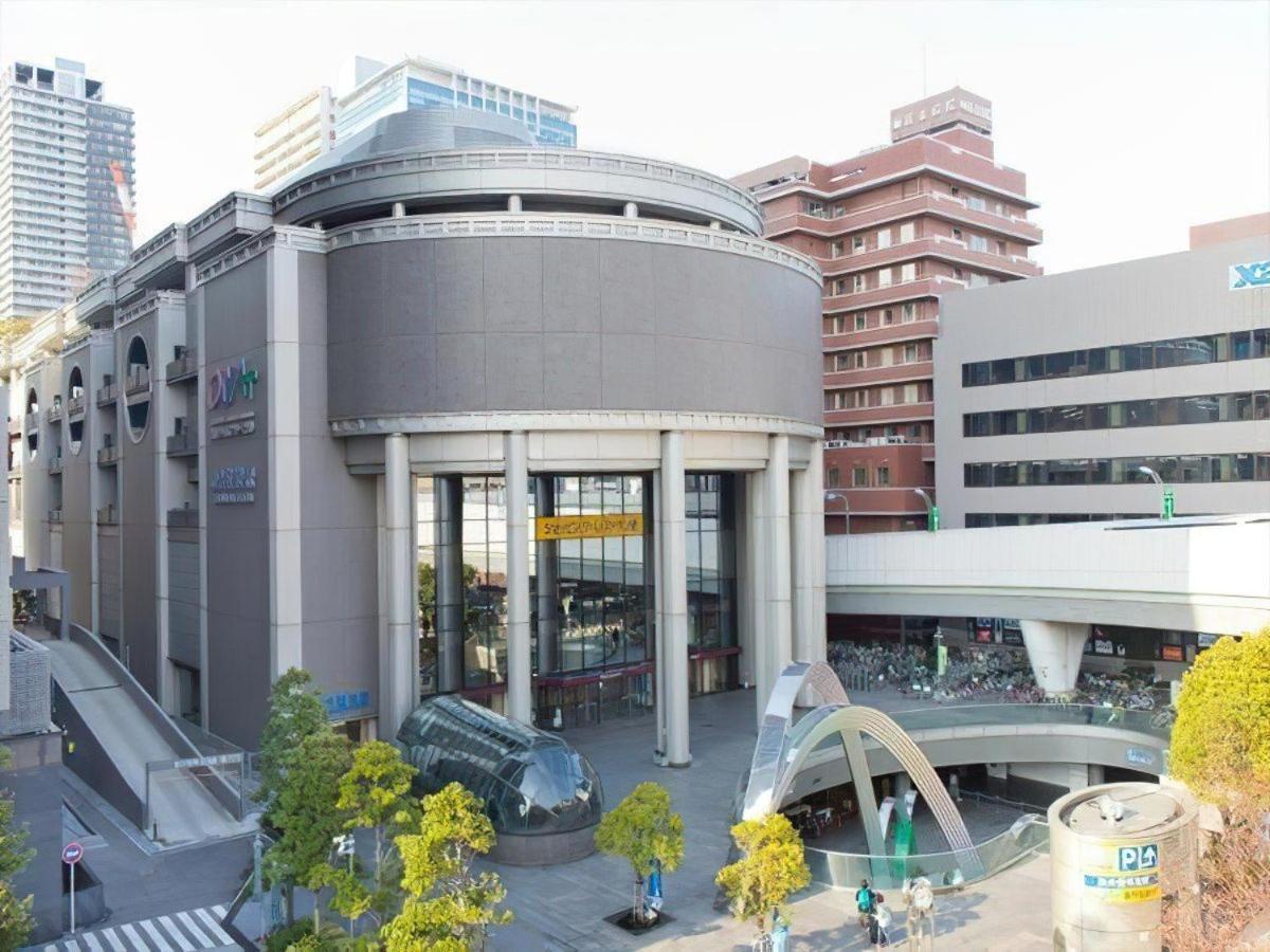 Luxury 3 Bedroom Namba Skyscraper - 400 Ft High & 300 Sq Ft Wrap Around Balcony - 112 Sq Meters - 1,200 Sq Ft - Parking - 180 Degrees Views - 2024 Toyota Voxy Be Packaged With Apartment *