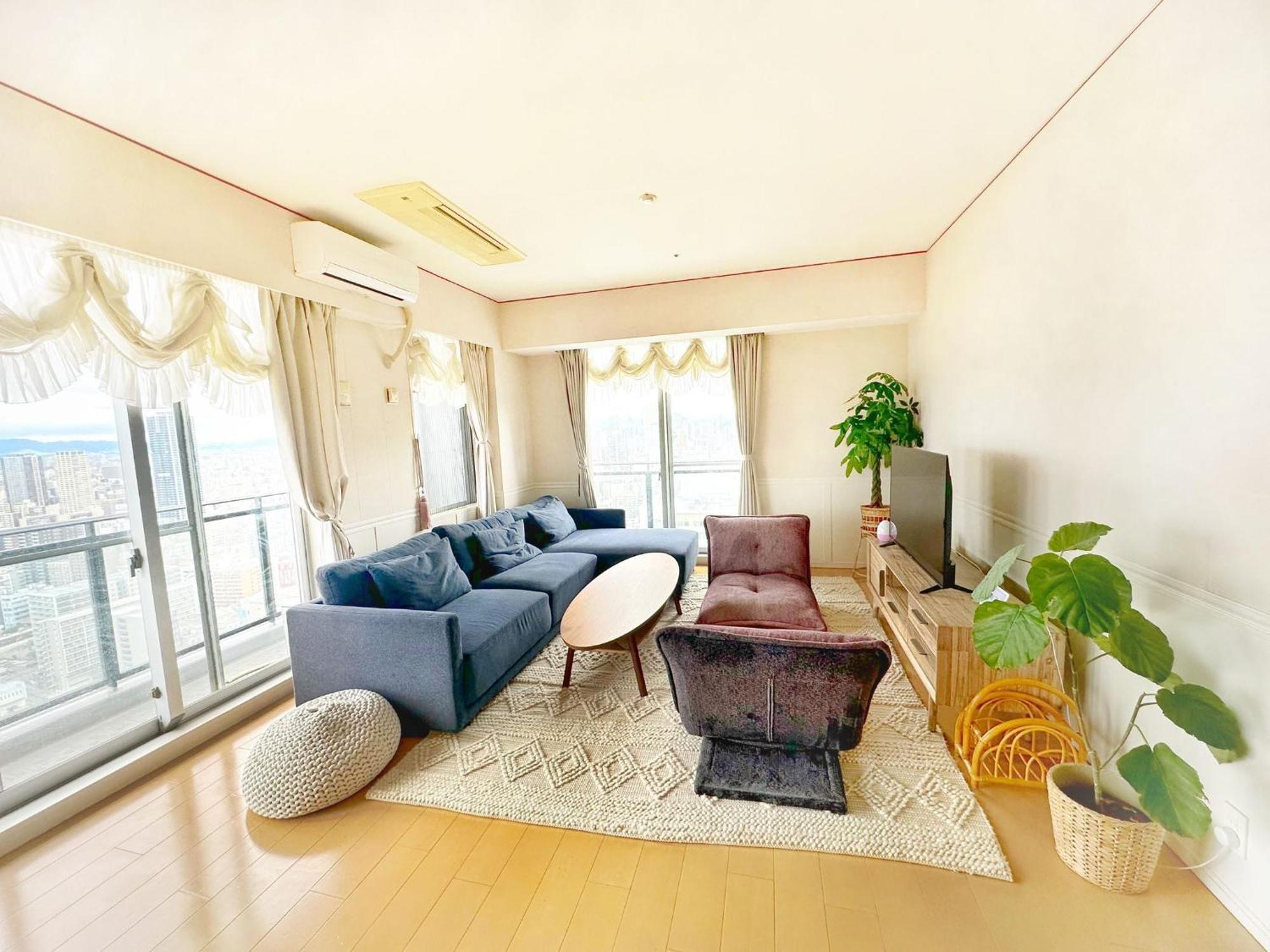 Luxury 3 Bedroom Namba Skyscraper - 400 Ft High & 300 Sq Ft Wrap Around Balcony - 112 Sq Meters - 1,200 Sq Ft - Parking - 180 Degrees Views - 2024 Toyota Voxy Be Packaged With