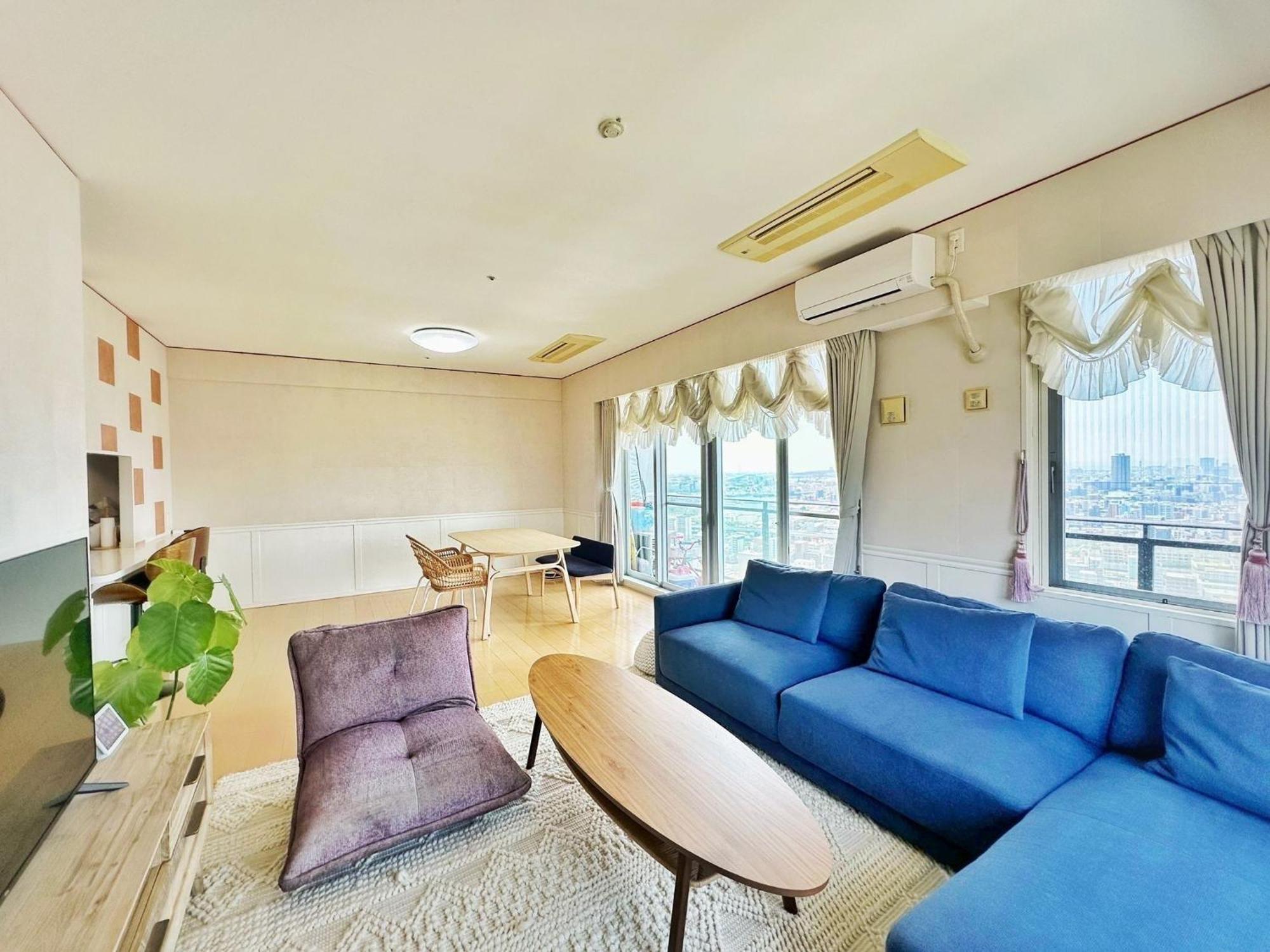 Apartment Luxury 3 Bedroom Namba Skyscraper - 400 Ft High & 300 Sq Ft Wrap Around Balcony - 112 Sq Meters - 1,200 Sq Ft - Parking - 180 Degrees Views - 2024 Toyota Voxy Be Packaged With *