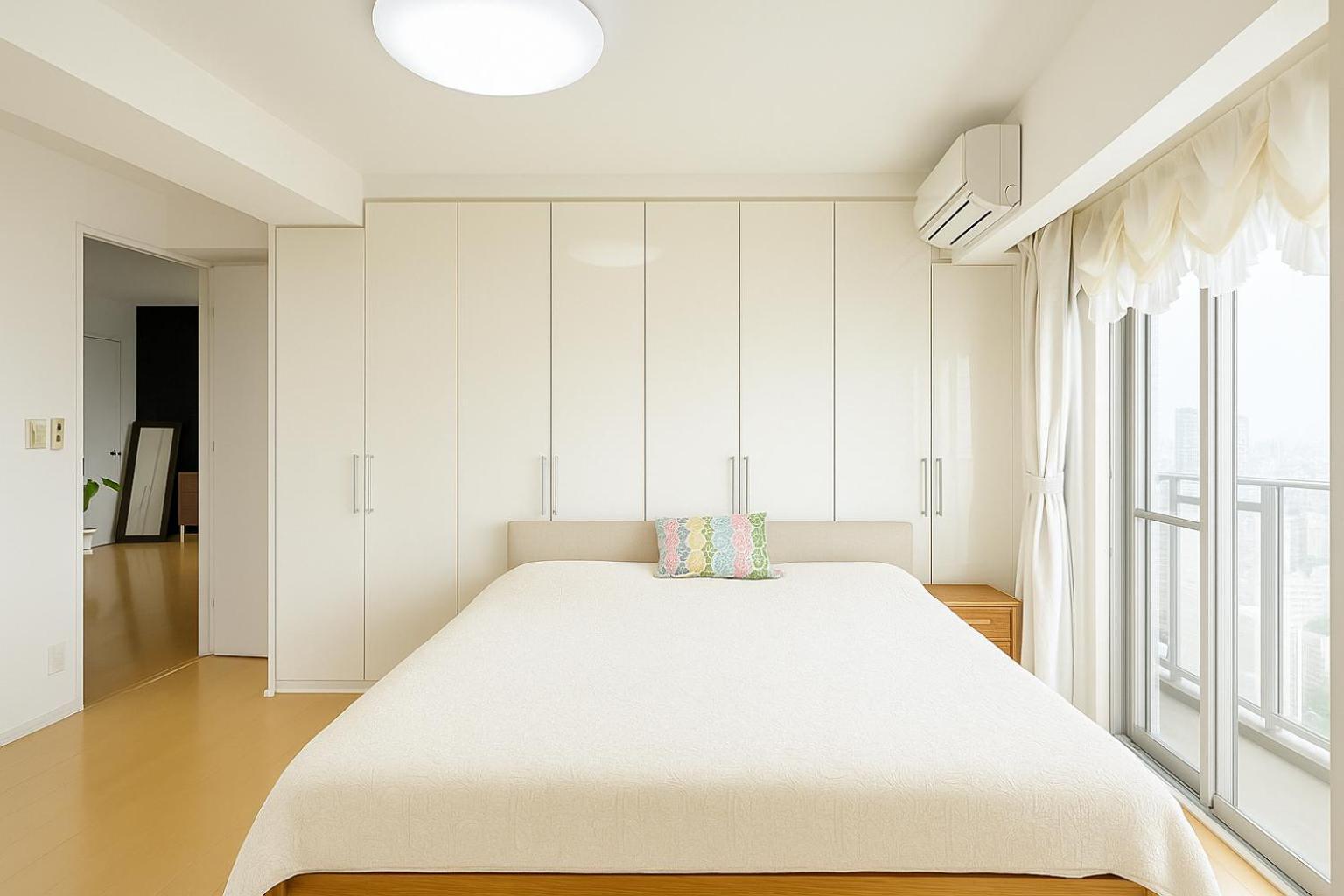 Luxury 3 Bedroom Namba Skyscraper - 400 Ft High & 300 Sq Ft Wrap Around Balcony - 112 Sq Meters - 1,200 Sq Ft - Parking - 180 Degrees Views - 2024 Toyota Voxy Be Packaged With Osaka