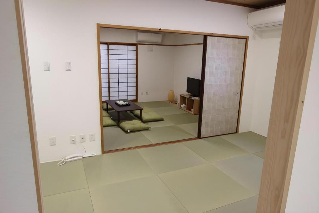 Rozy Namba 3*