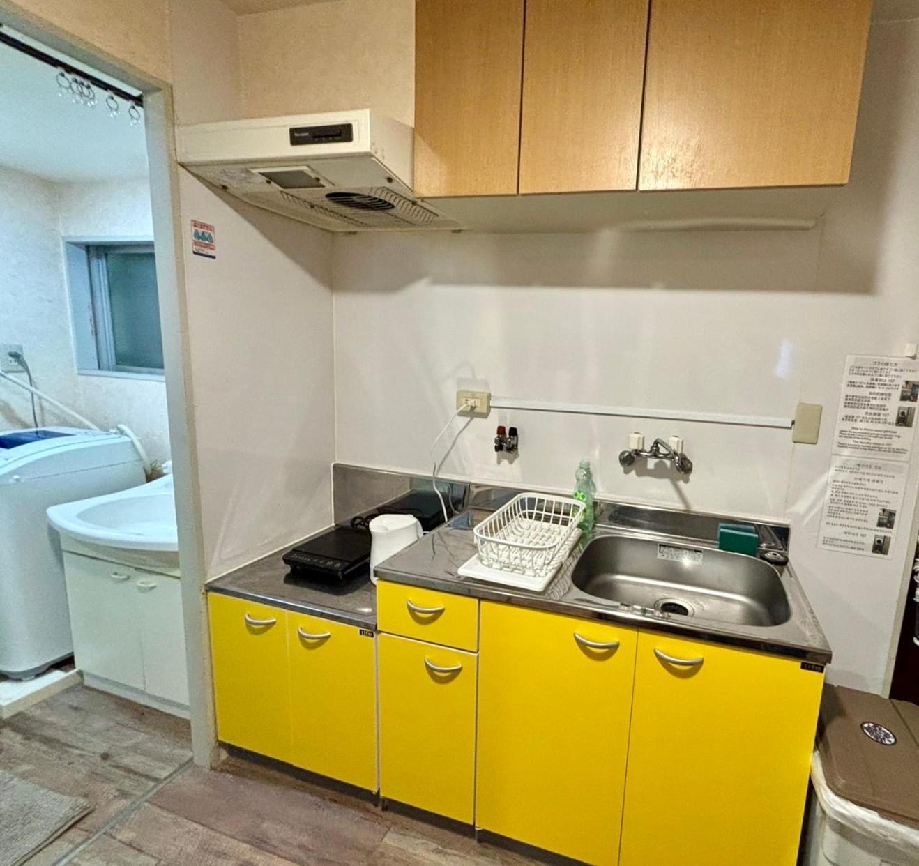 Apartment Two Devided With Two Large Beds Close To Nipponbashi Osaka