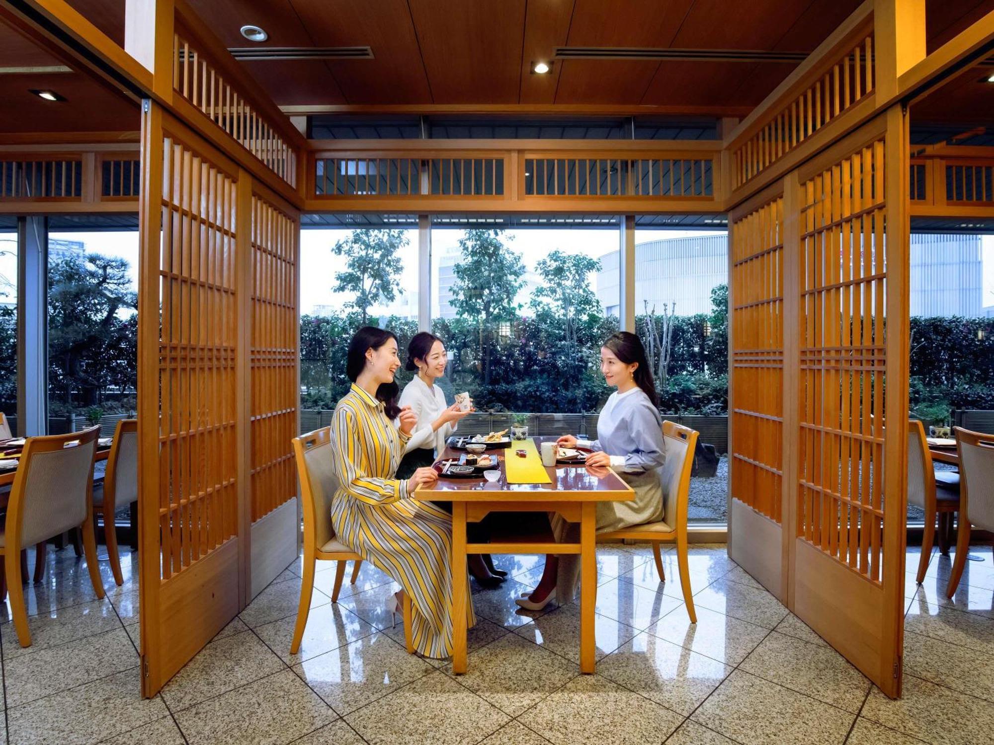 Swissotel Nankai Hotel 5*