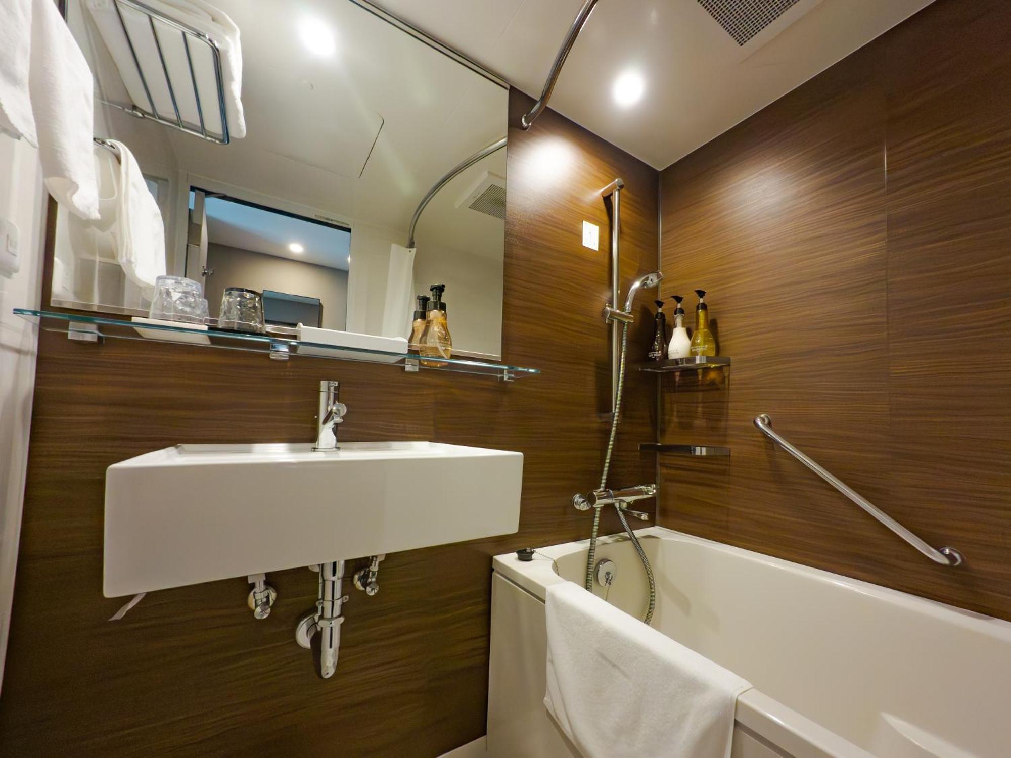 Grids Premium Namba Hotel 4*