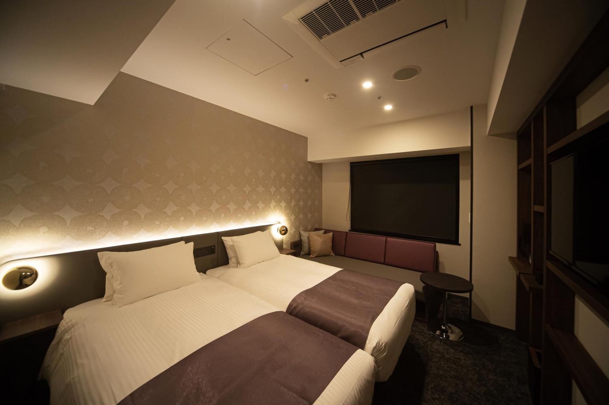 Grids Premium Namba 4*