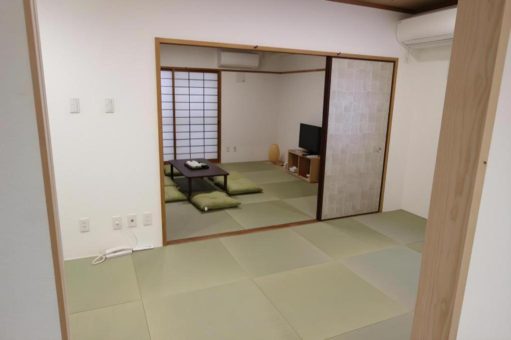 Hotel Rozy Namba 3*
