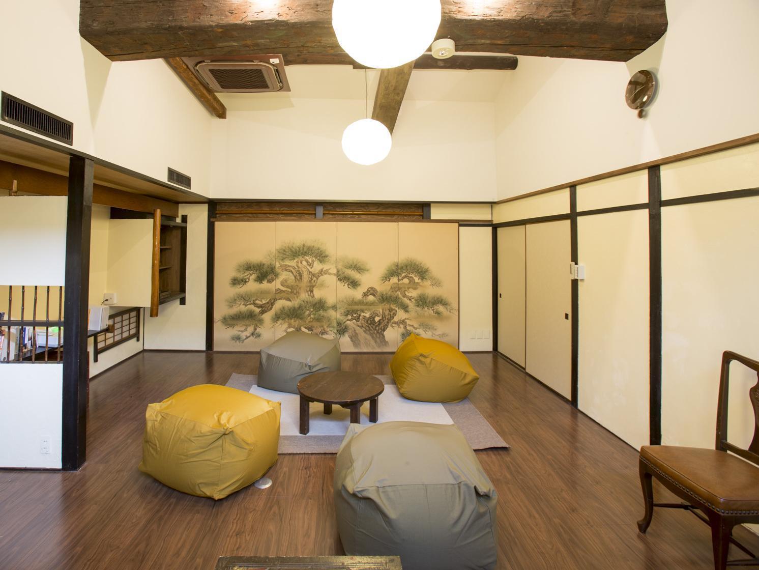 U-en Hostel *