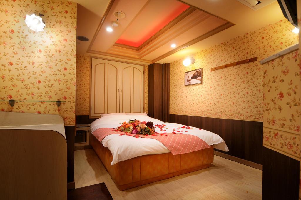 Namba Little Chapel (adults Only) Love hotel 2*