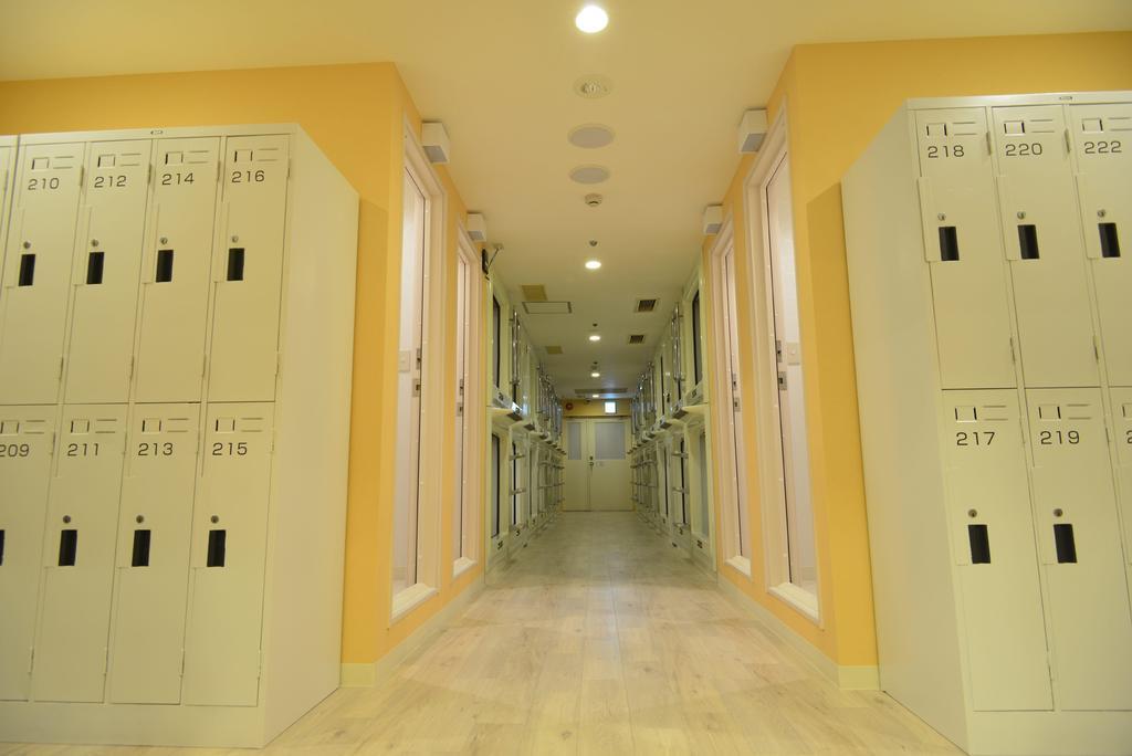 B&s Eco Cube Shinsaibashi Capsule hotel *