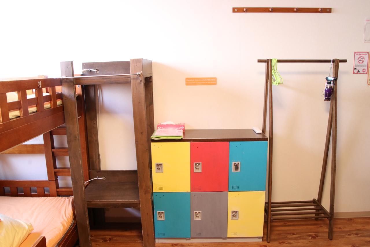 J-hoppers Hostel *