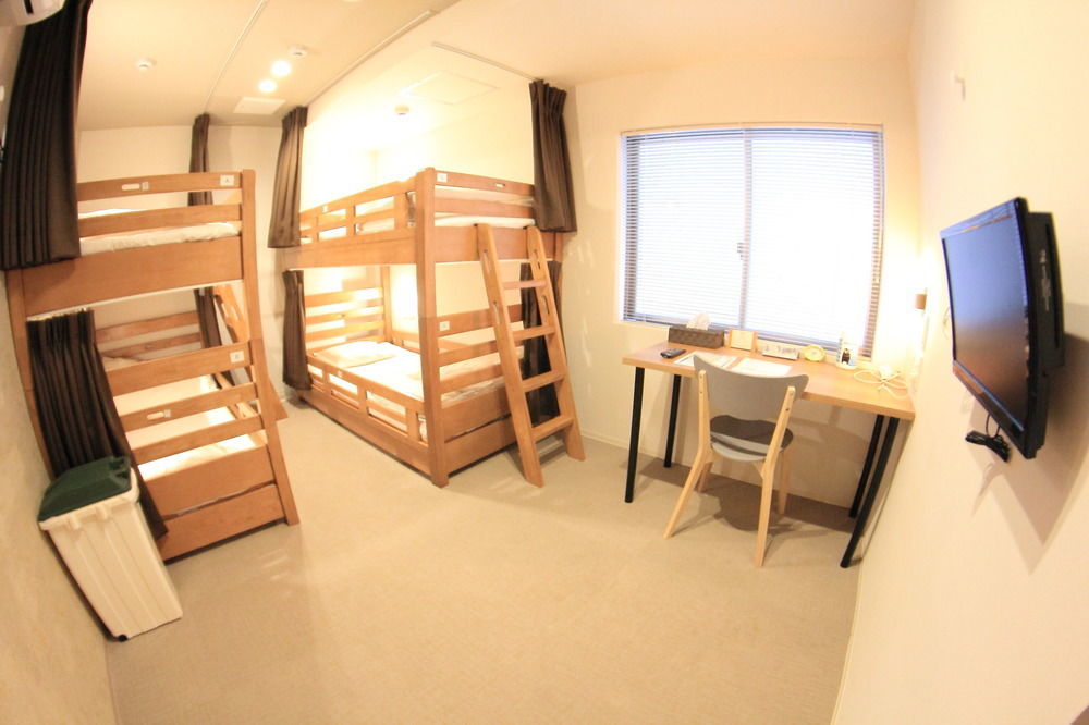 Hostel Yadokari Namba *