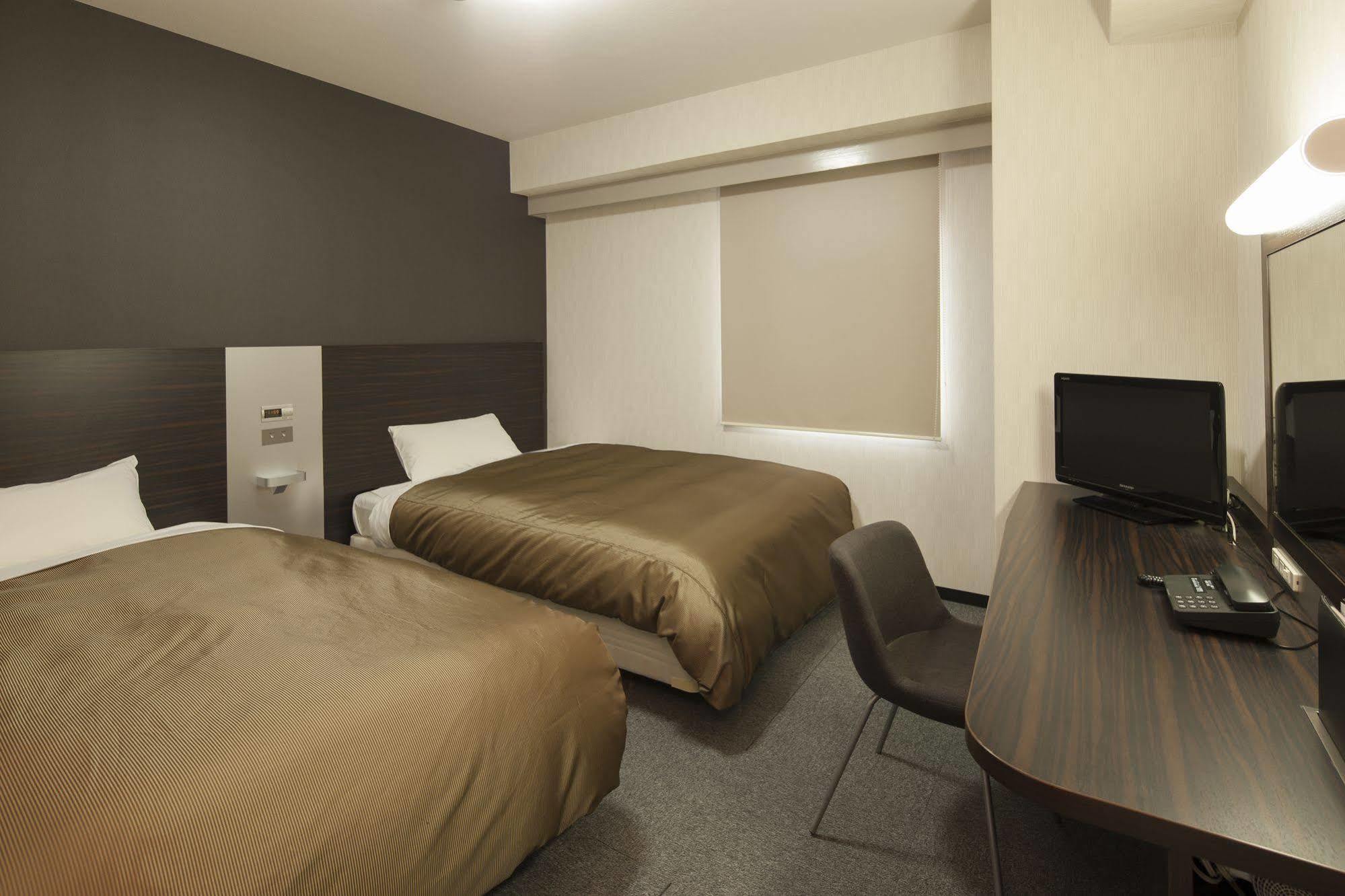Economy hotel Kyobashi 2*