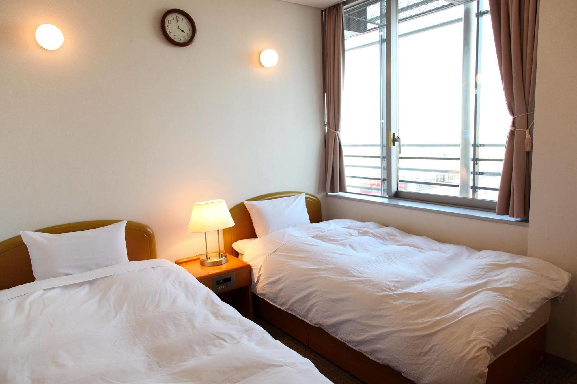 Hostel Shin-osaka Youth
