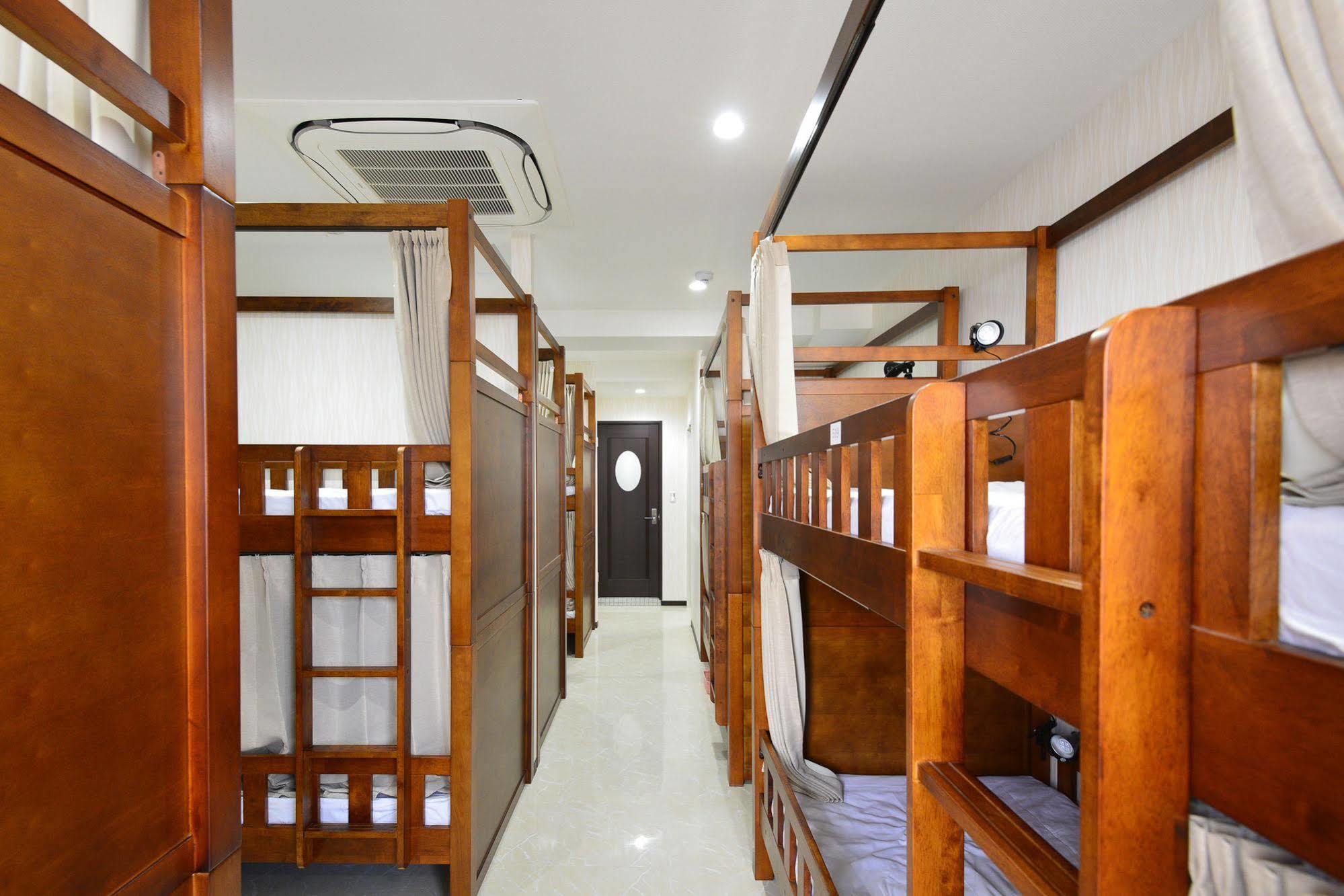 Sakura Hostel *