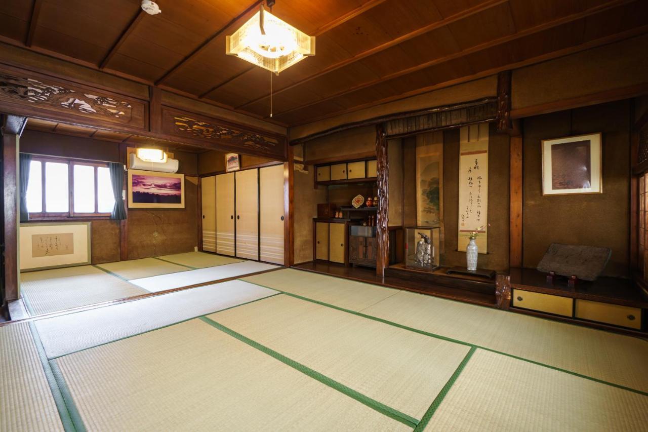 Old Japanese-style House In Noda Apartment
