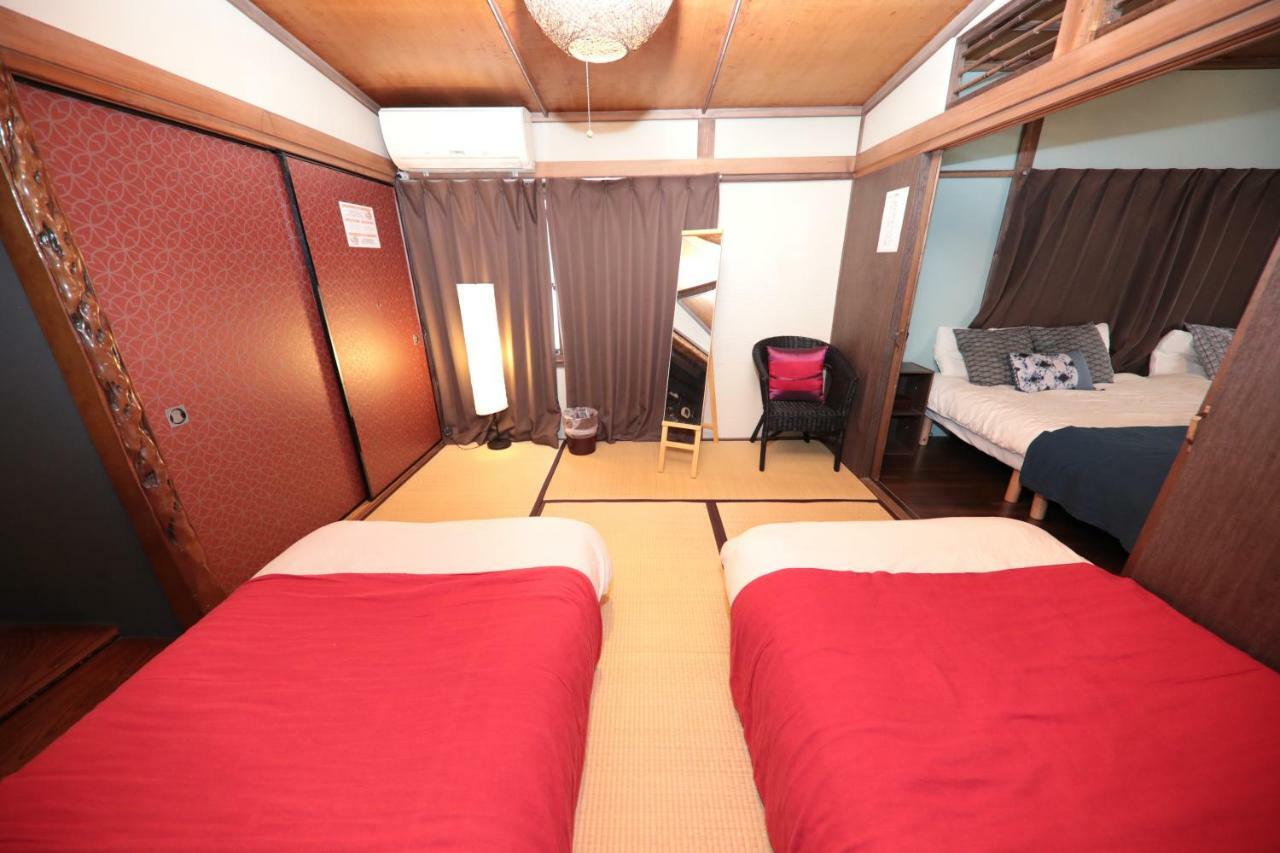 Good Old Japanese Apartment *