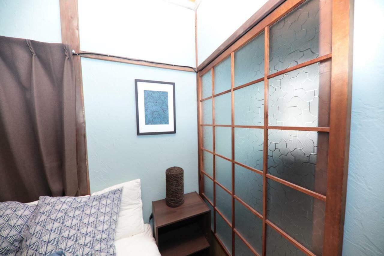Good Old Japanese Apartment *